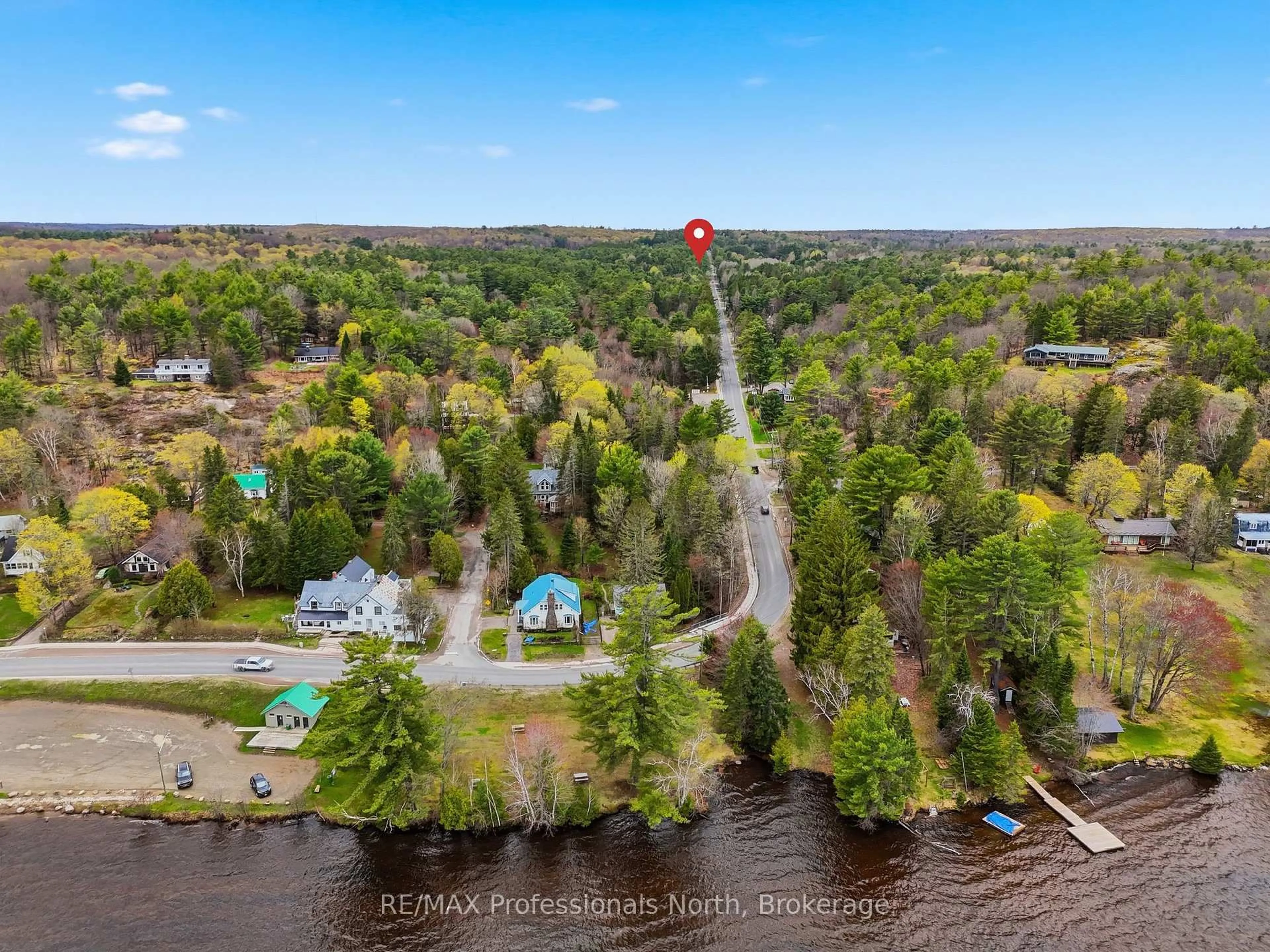 A pic from outside/outdoor area/front of a property/back of a property/a pic from drone, water/lake/river/ocean view for 185 Muskoka 10 Rd, Huntsville Ontario P0B 1L0