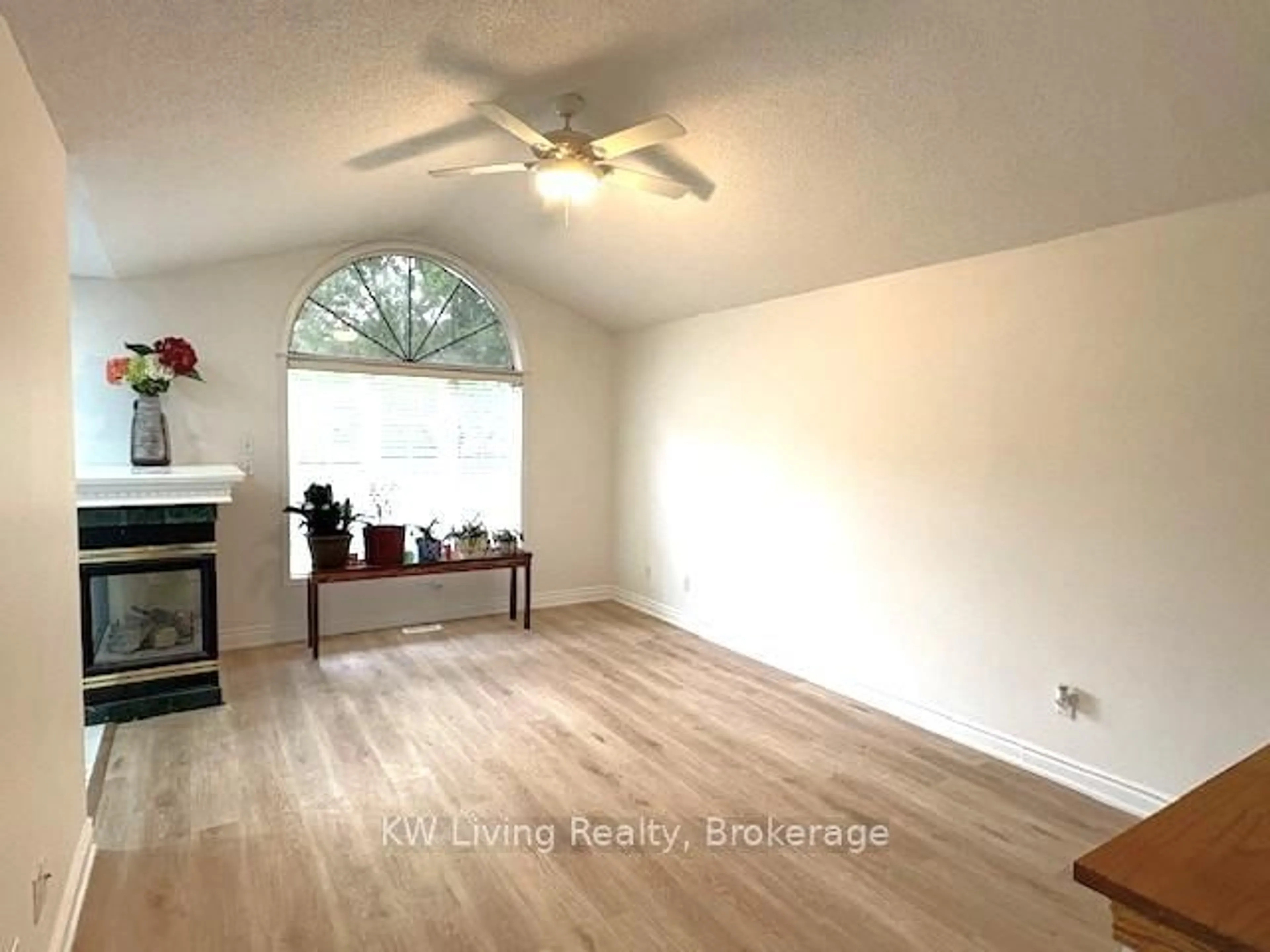 A pic of a room for 112 Vansickle Rd, St. Catharines Ontario L2S 3Y6