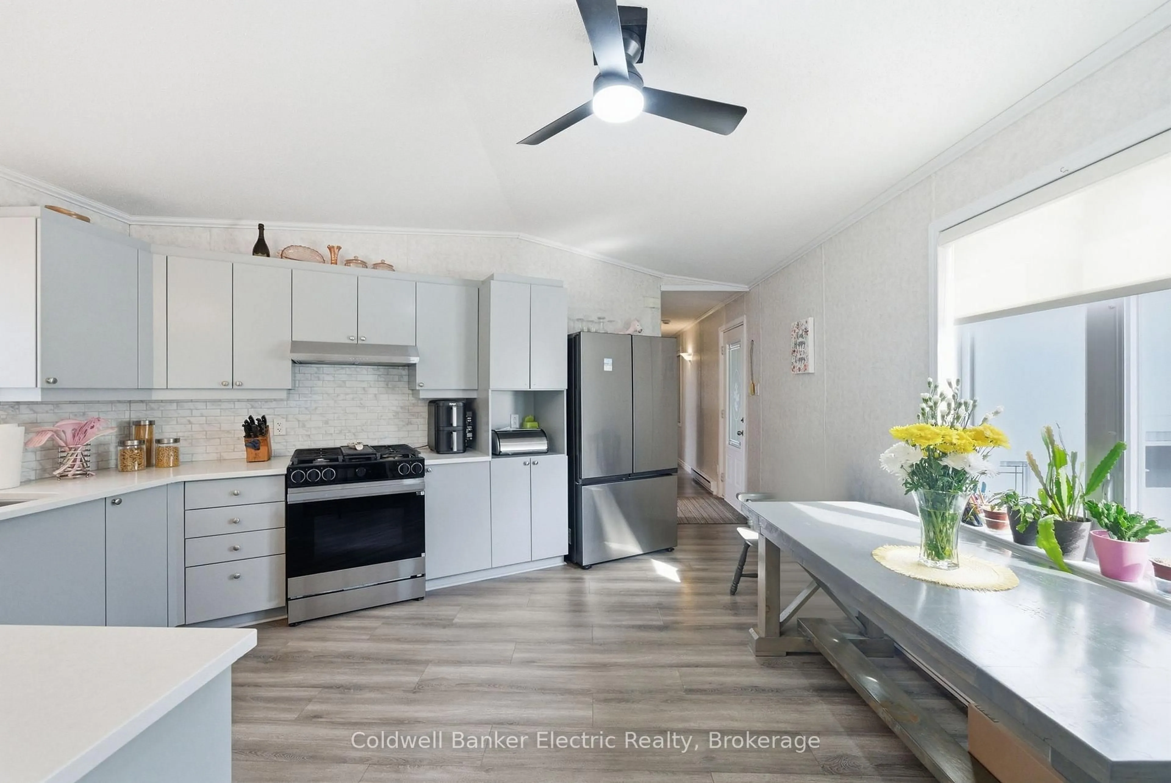 Open concept kitchen, unknown for 7 Homewood Ave, Kawartha Lakes Ontario K9V 0H5