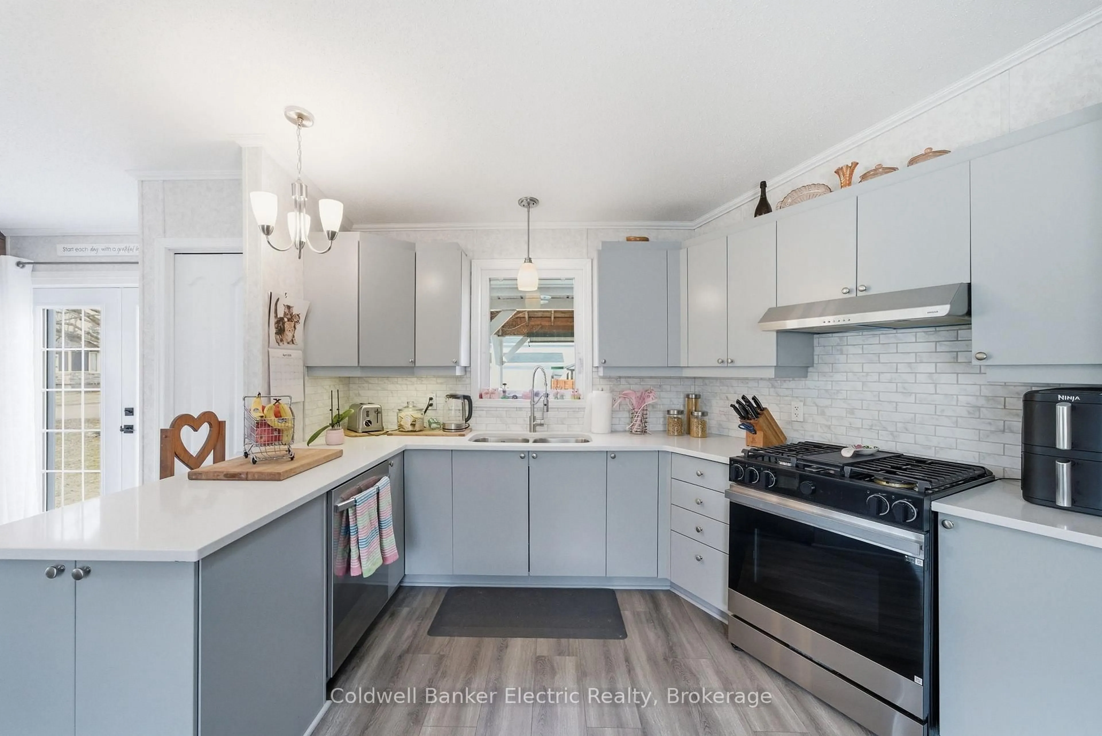 Open concept kitchen, unknown for 7 Homewood Ave, Kawartha Lakes Ontario K9V 0H5