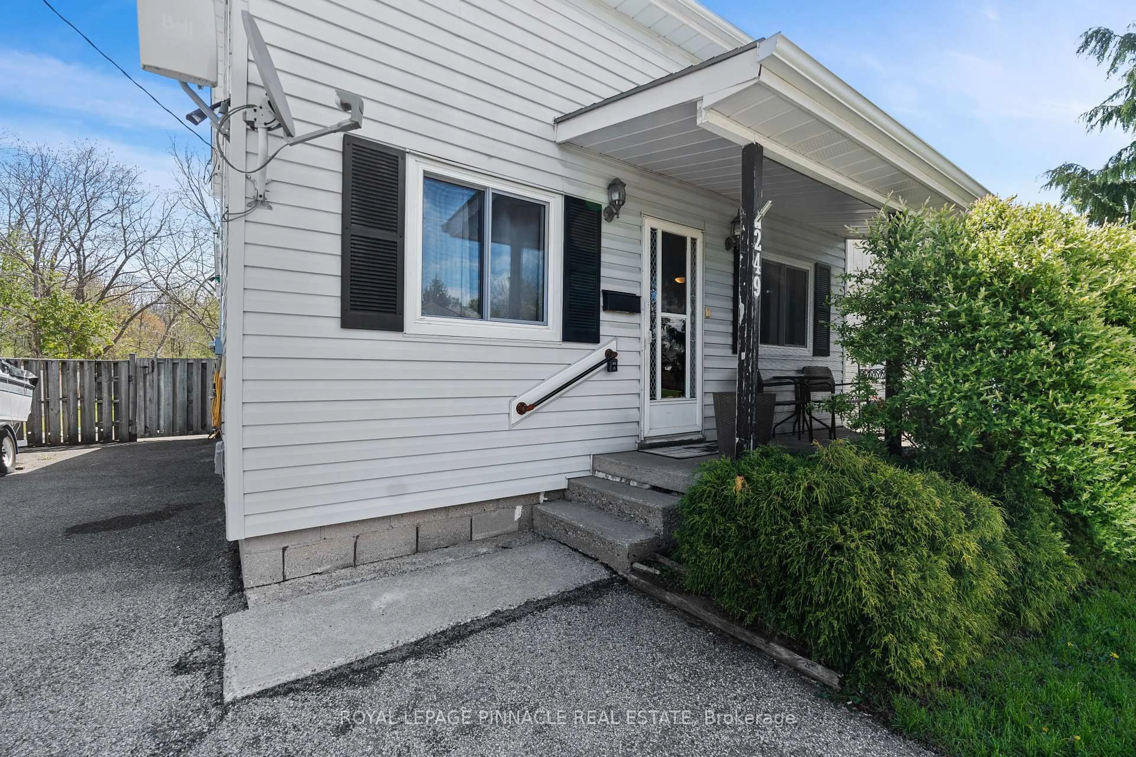 Home with vinyl exterior material, street for 249 Owen St, Norfolk Ontario N3Y 2V1