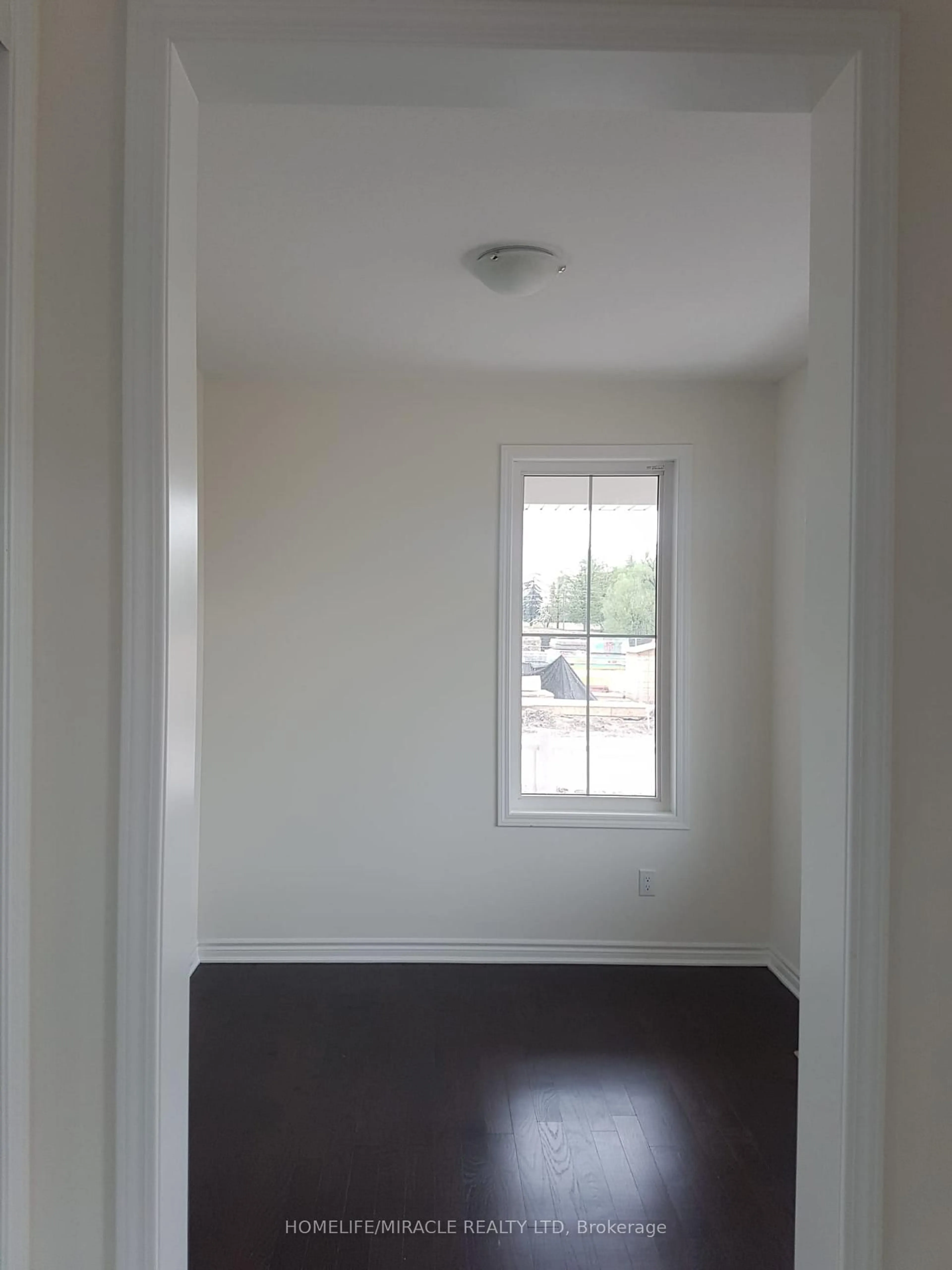 A pic of a room for 71 Pointer St, Cambridge Ontario N3E 1A1