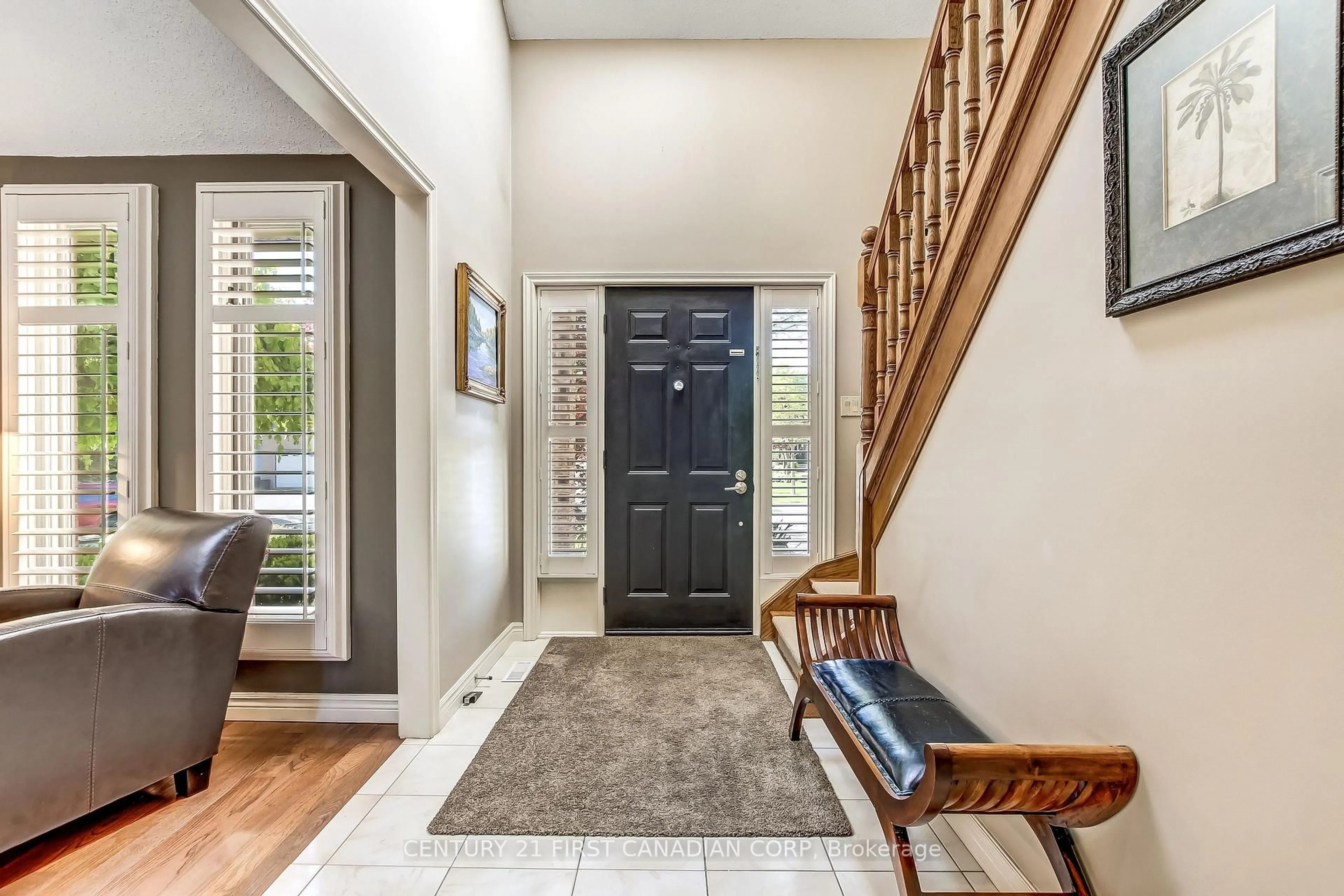 Indoor entryway for 47 Monte Vista Cres, London South Ontario N6J 4P2