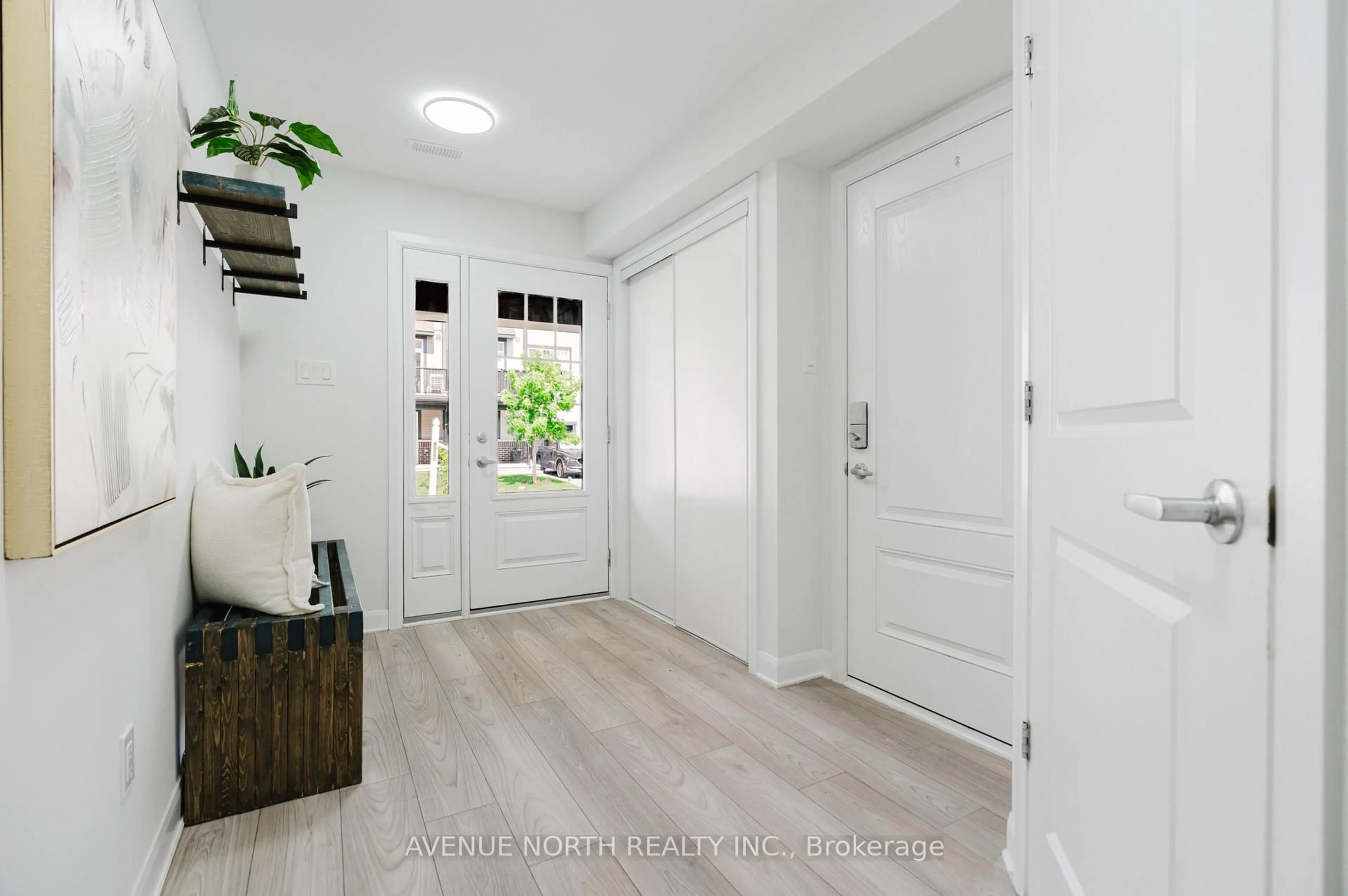 Indoor entryway for 209 Attwell Private, Ottawa Ontario K2K 0P6