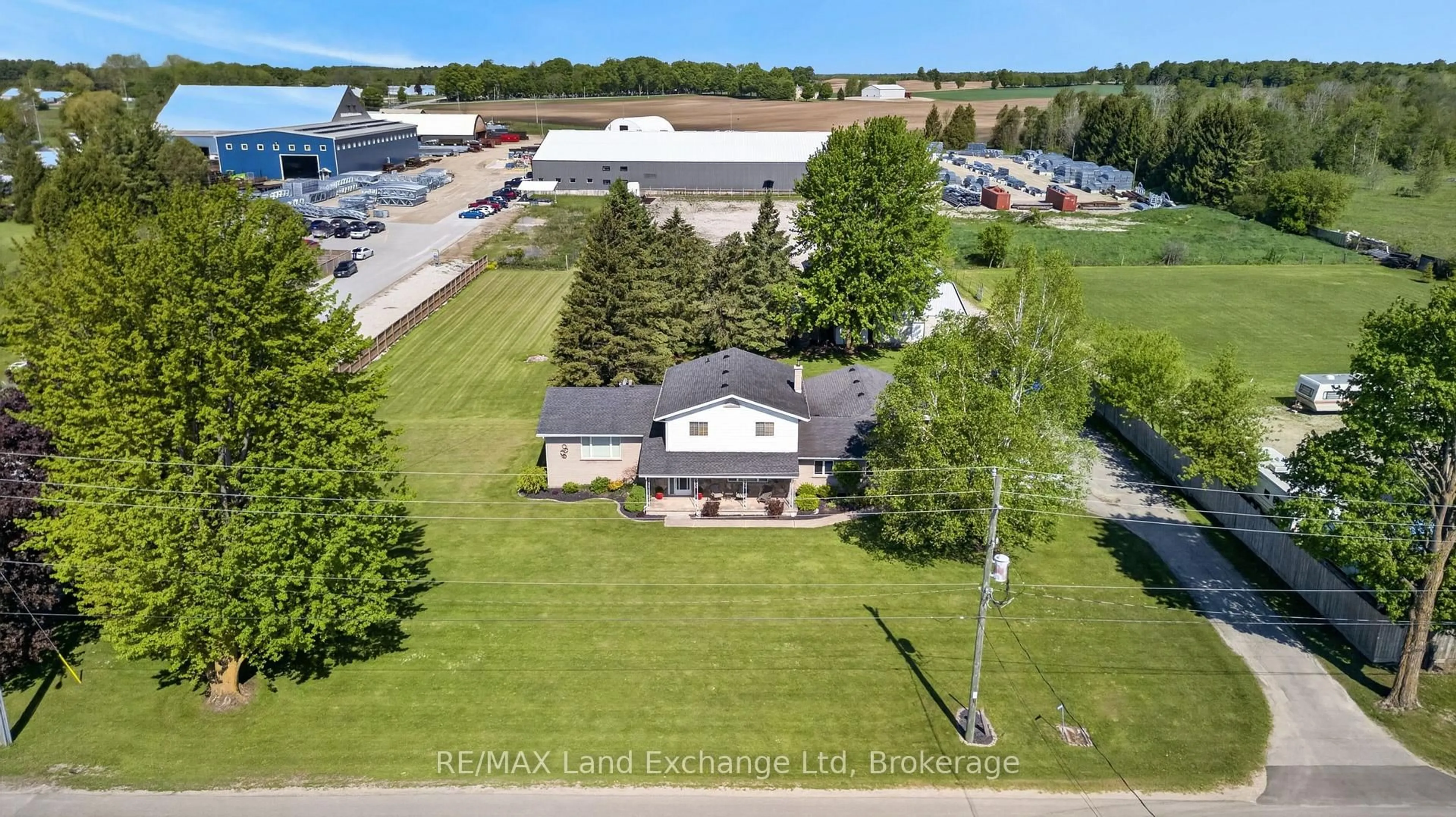 A pic from outside/outdoor area/front of a property/back of a property/a pic from drone, building for 696 Josephine St, North Huron Ontario N0G 2W0