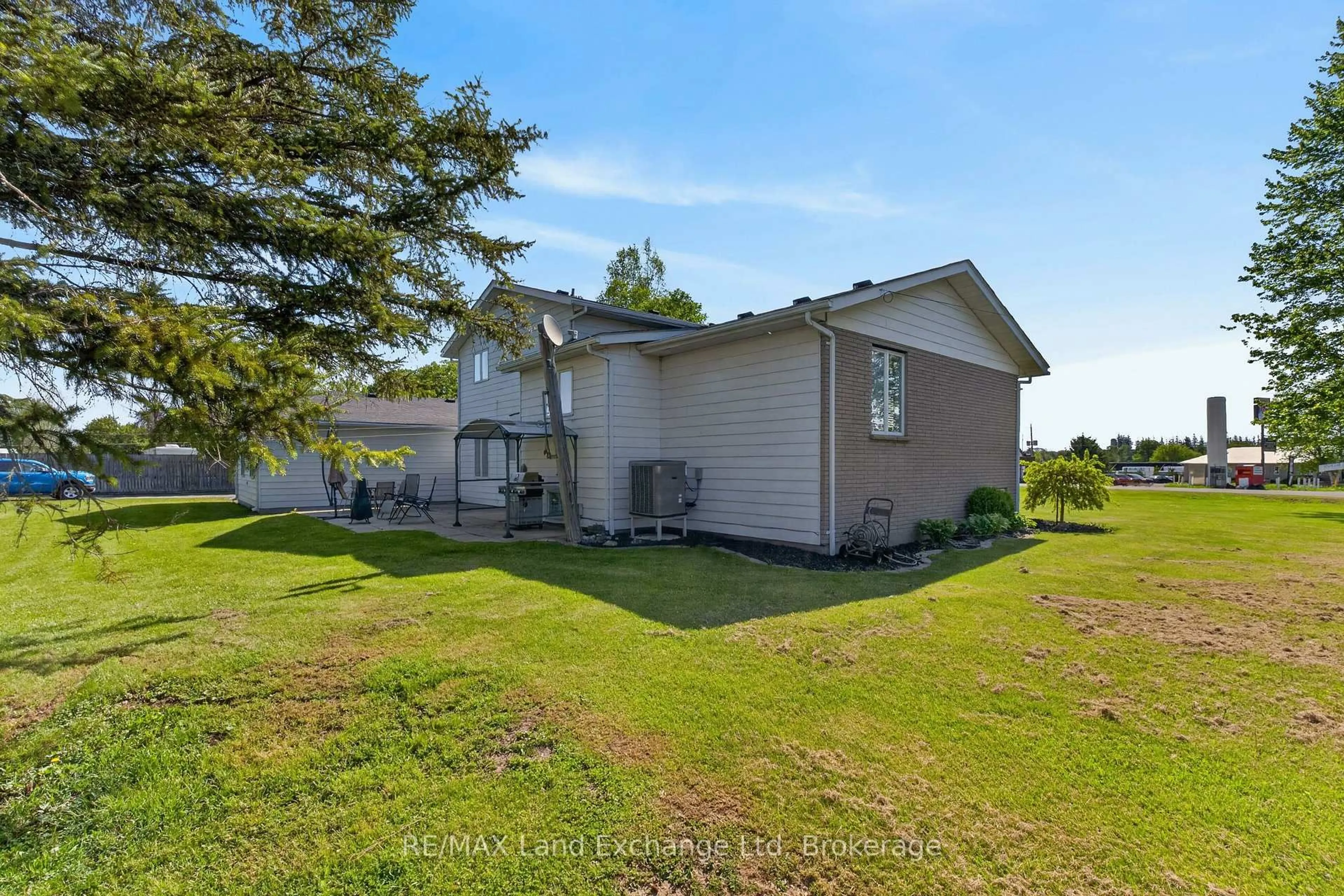 A pic from outside/outdoor area/front of a property/back of a property/a pic from drone, water/lake/river/ocean view for 696 Josephine St, North Huron Ontario N0G 2W0