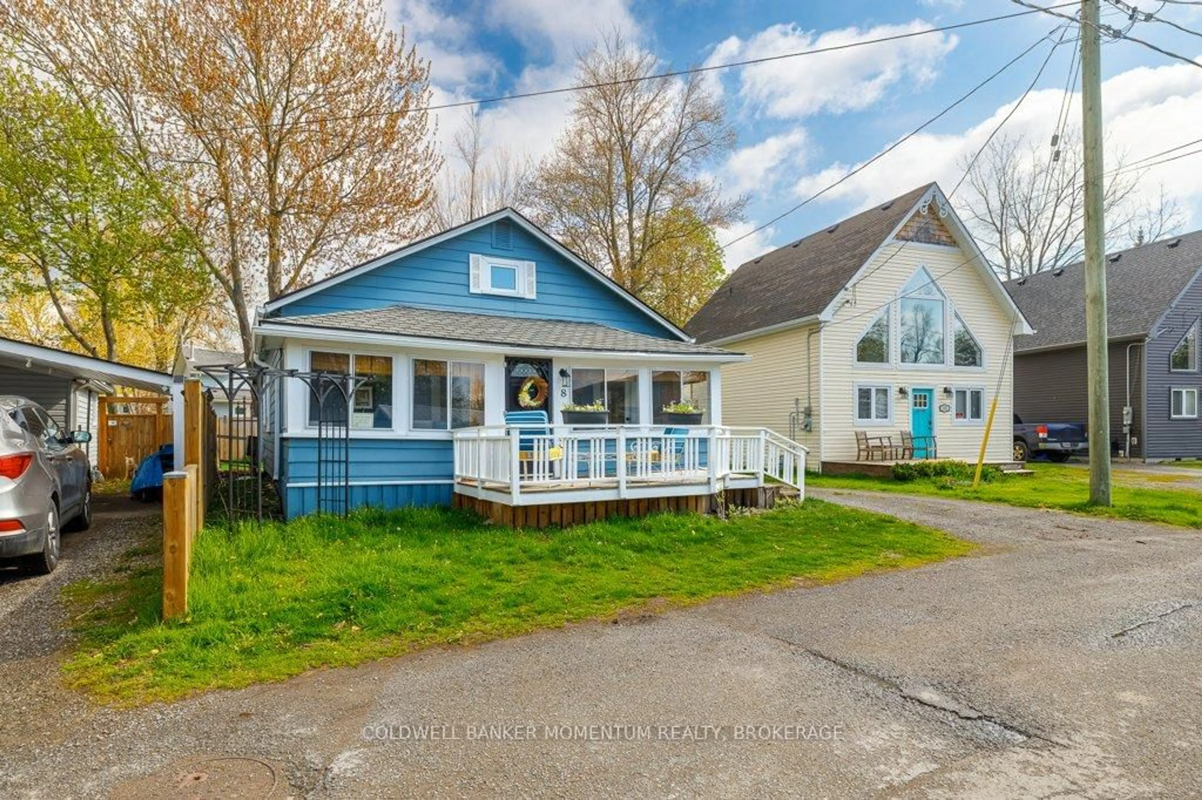 Patio, street for 8 Loomis Cres, Fort Erie Ontario L0S 1B0