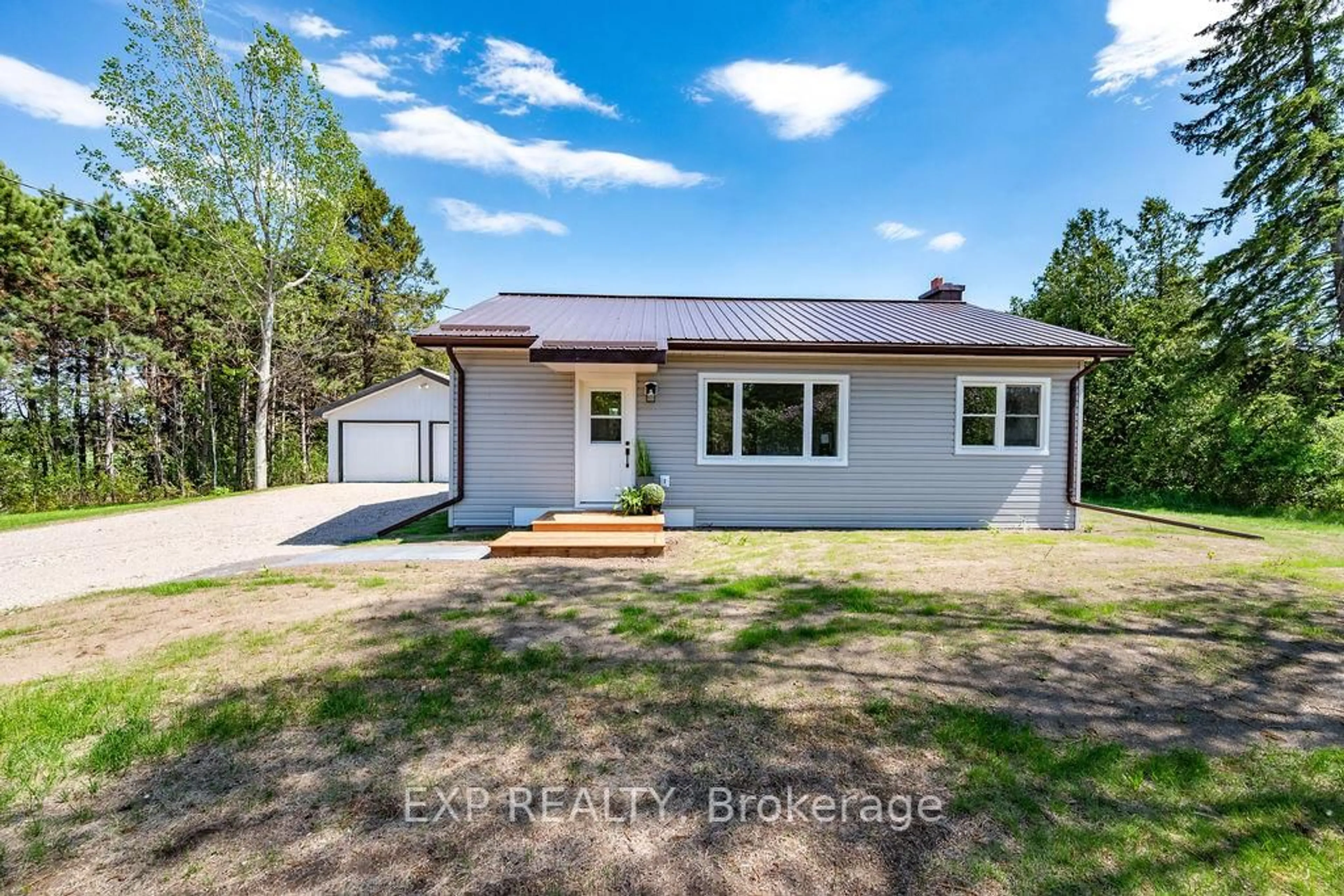 A pic from outside/outdoor area/front of a property/back of a property/a pic from drone, building for 1482 Gillan Rd, Renfrew Ontario K7V 3Z4
