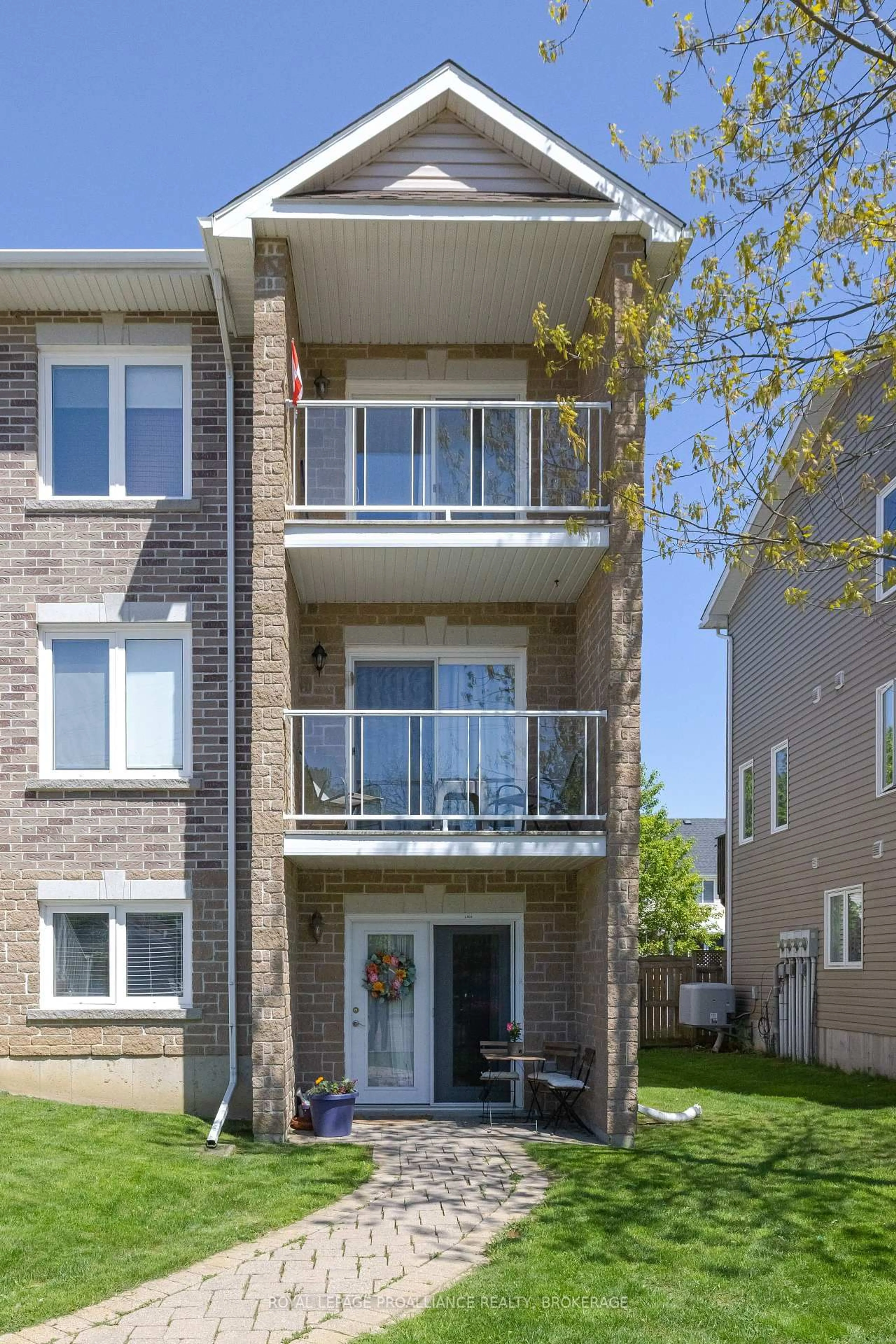Home with brick exterior material, building for 225 Oak St #2104, Gananoque Ontario K7G 2R5