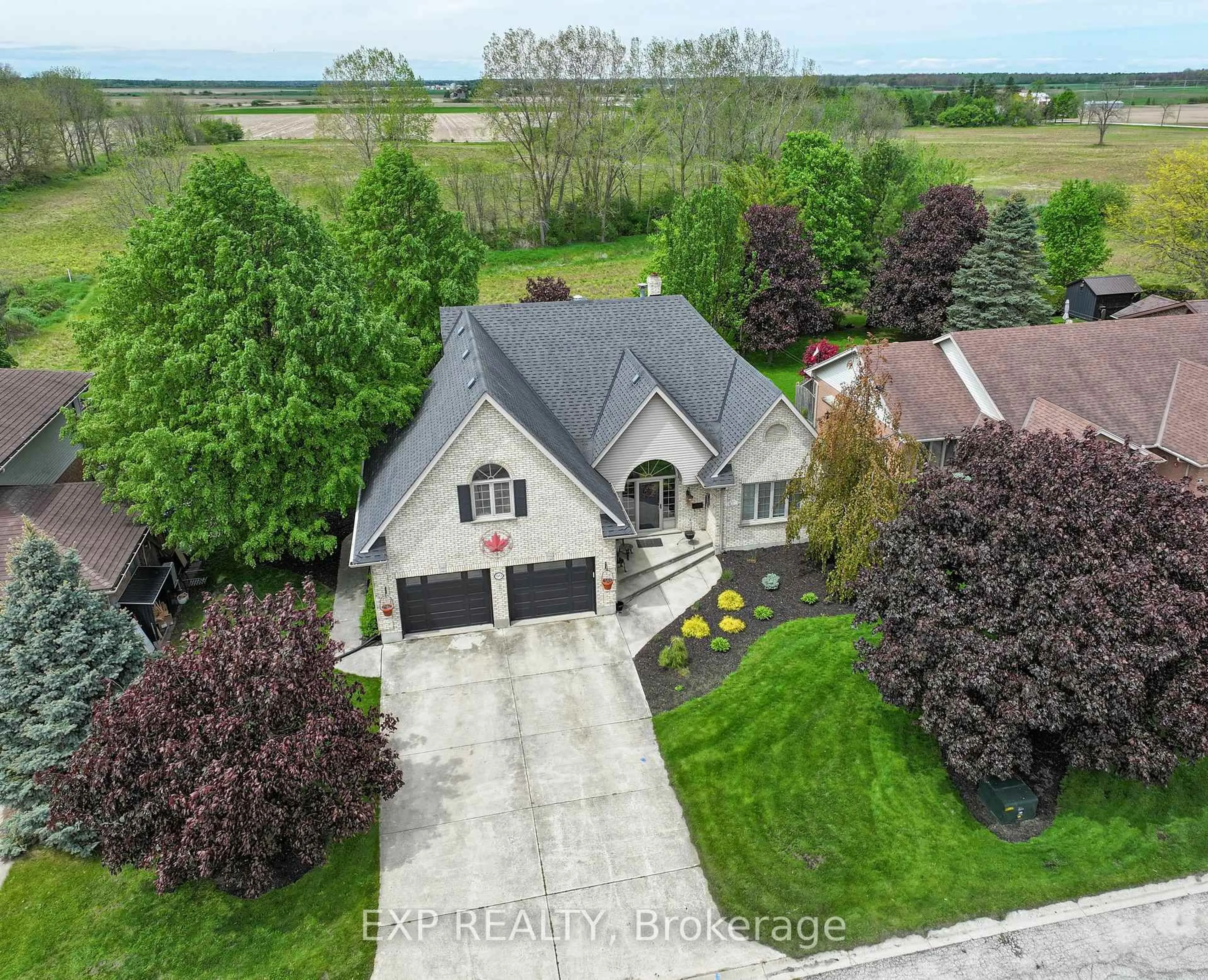 A pic from outside/outdoor area/front of a property/back of a property/a pic from drone, street for 90 Michelin Ave, Warwick Ontario N0M 2S0