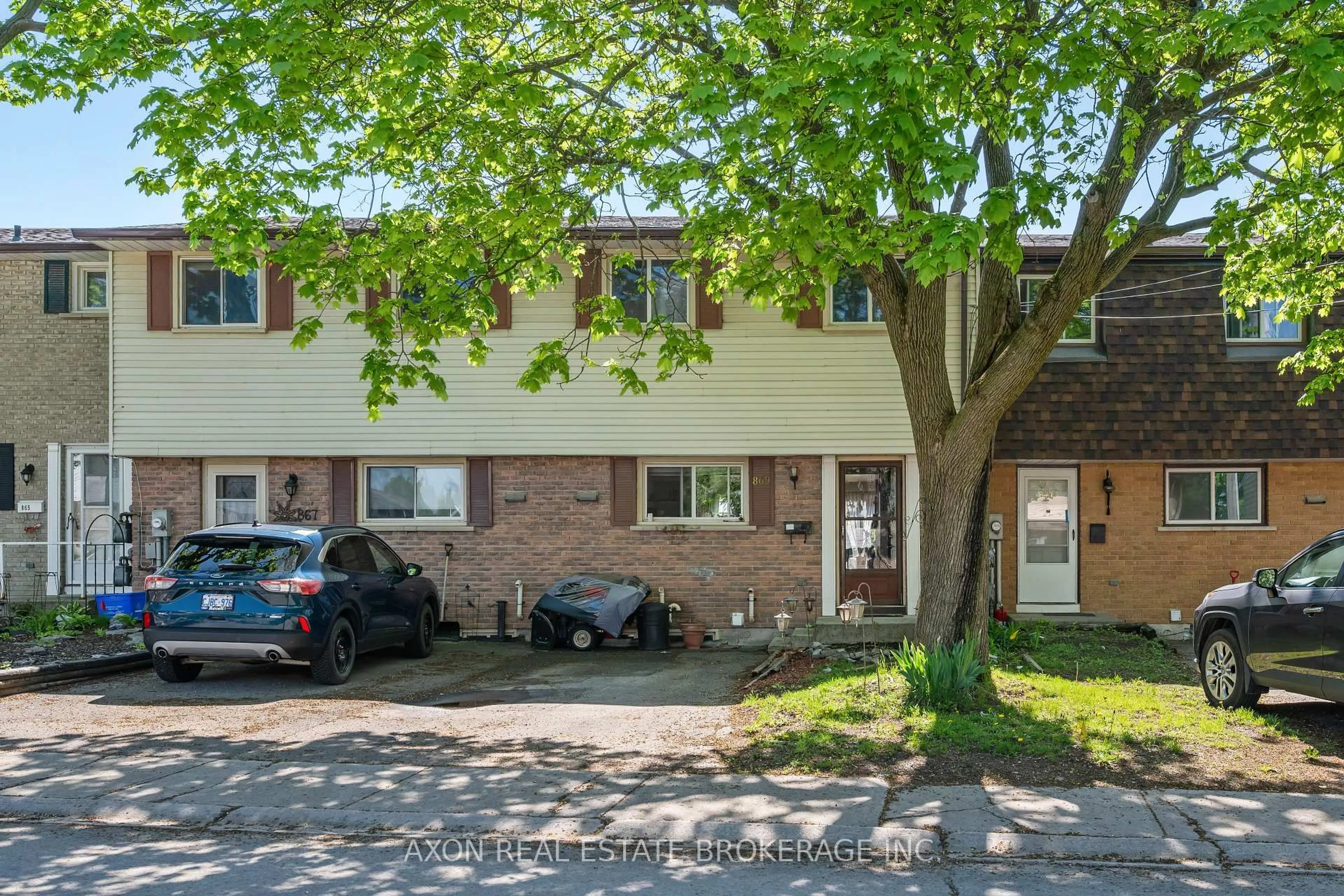 Home with brick exterior material, street for 869 Oakview Ave, Kingston Ontario K7M 6V4