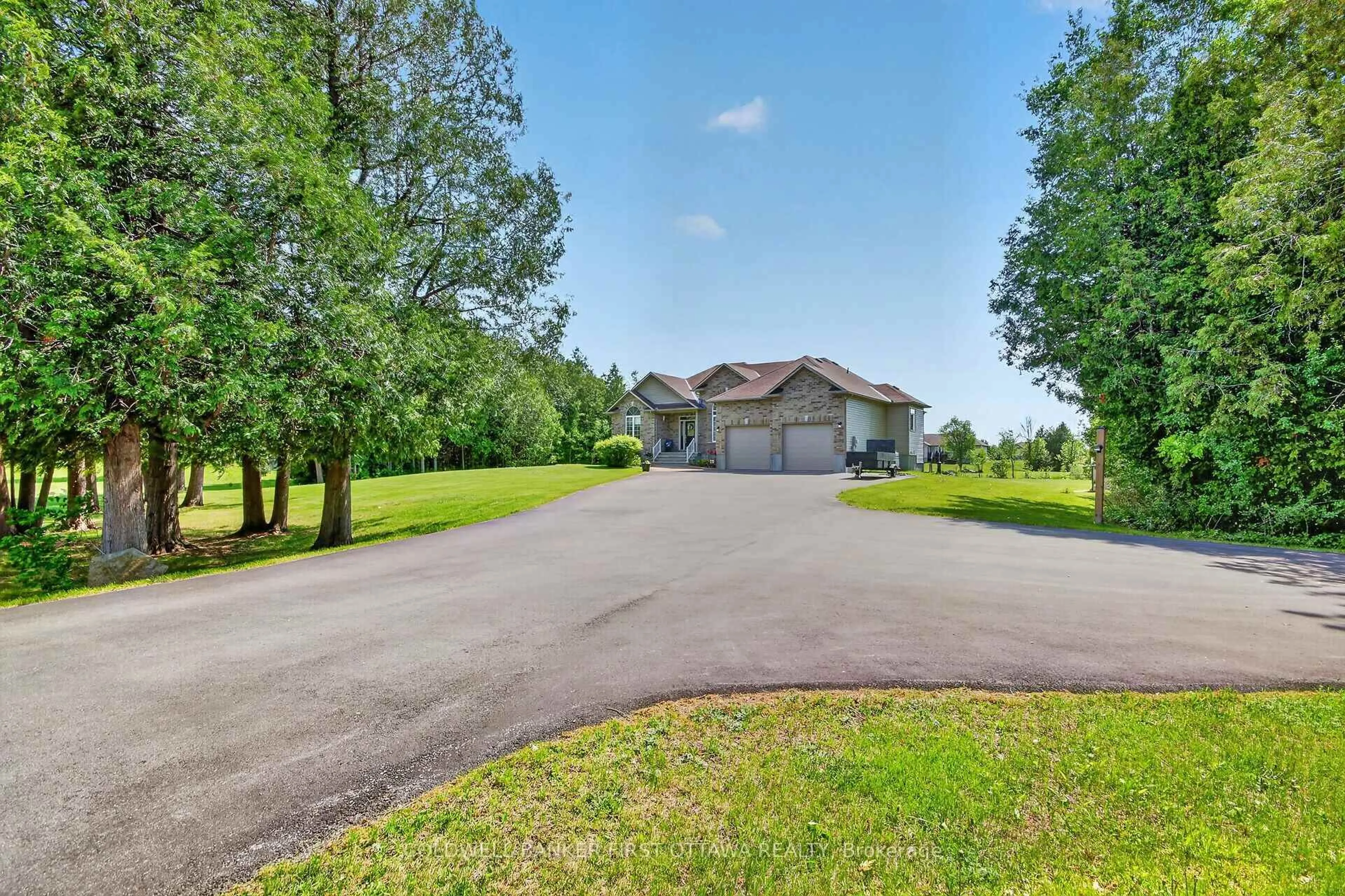 A pic from outside/outdoor area/front of a property/back of a property/a pic from drone, water/lake/river/ocean view for 719 Jordan St, Carleton Place Ontario K7C 0C4