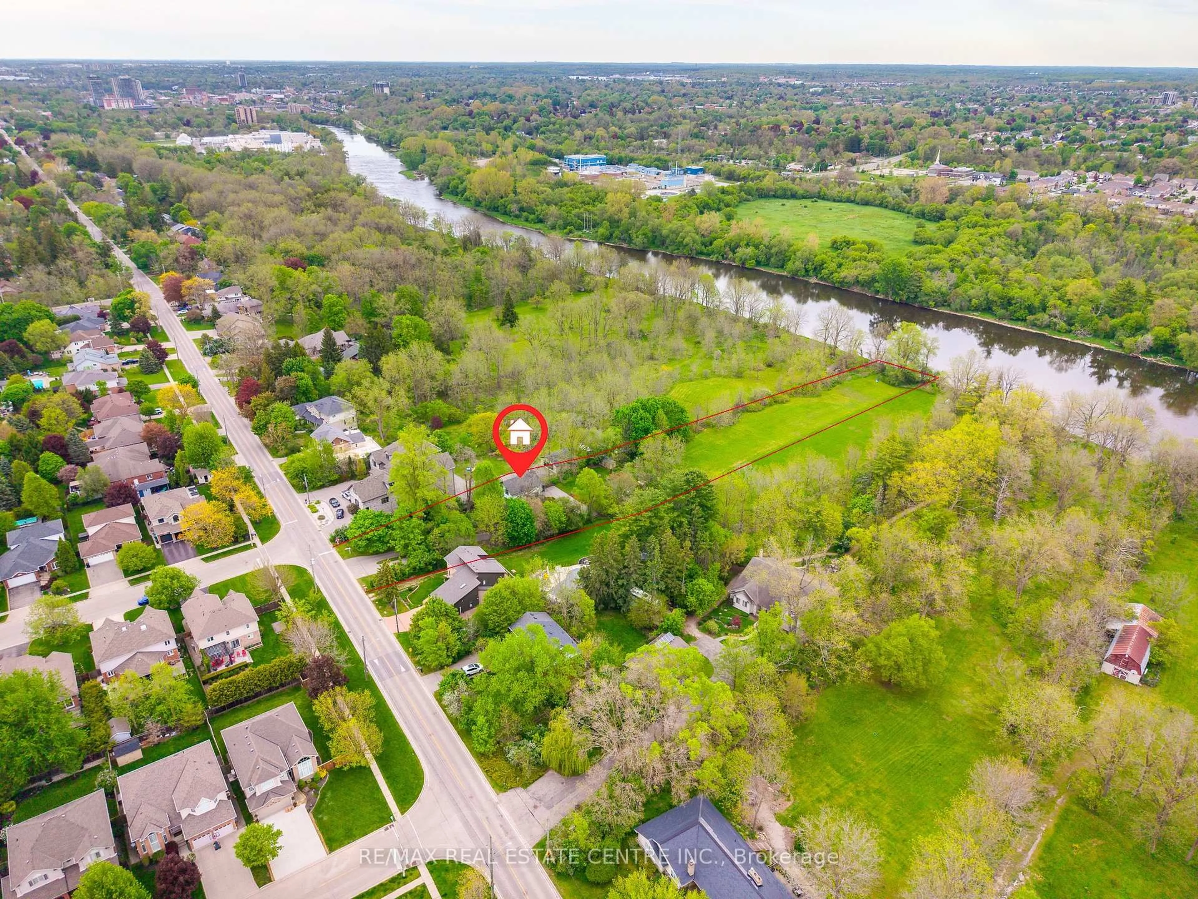A pic from outside/outdoor area/front of a property/back of a property/a pic from drone, water/lake/river/ocean view for 287 West River Rd, Cambridge Ontario N1R 5S5