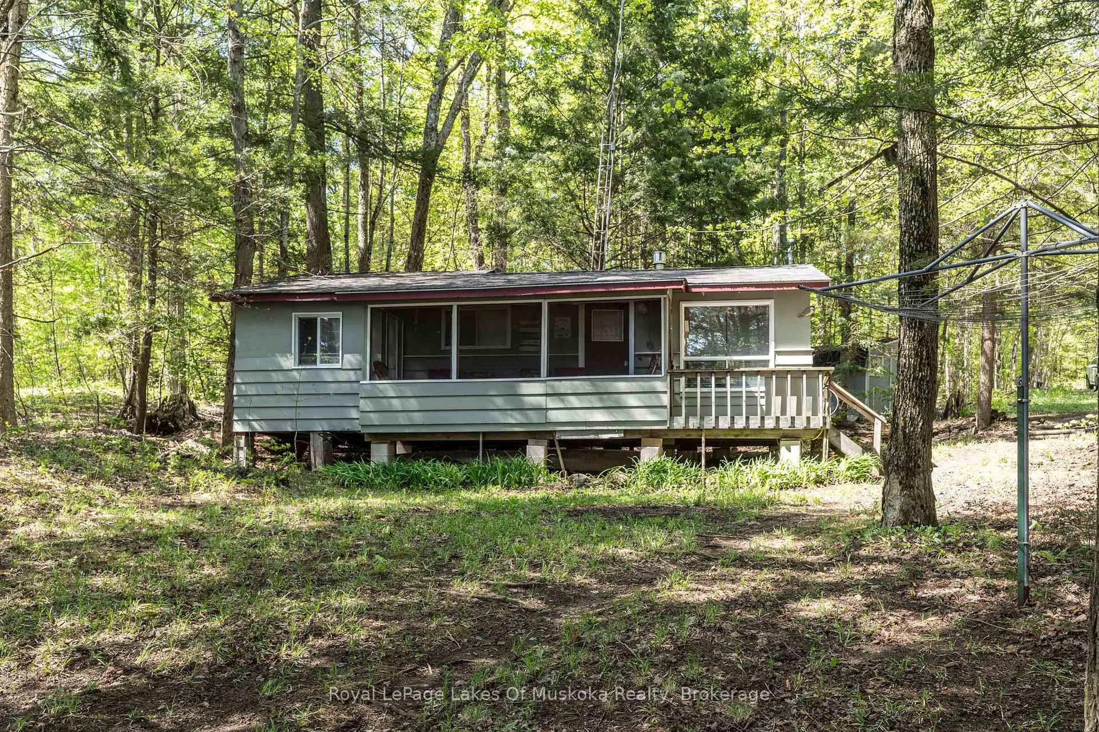 Shed for 1082 Lakeshore Dr, Bracebridge Ontario P1L 1X3