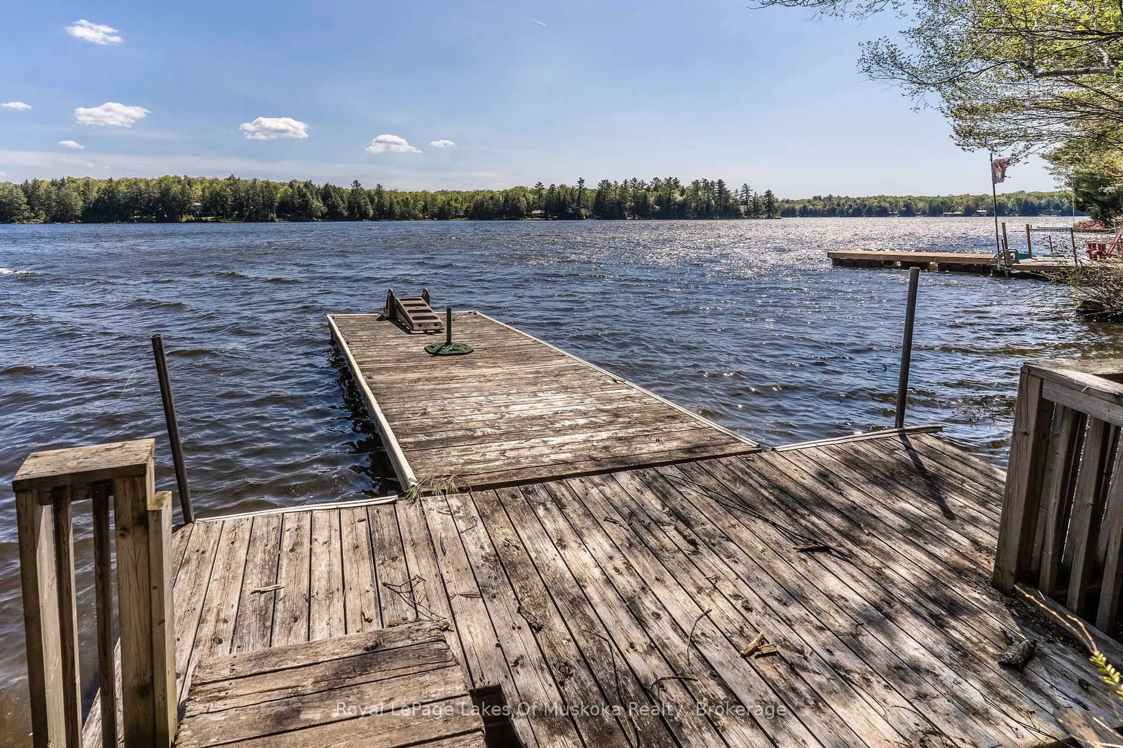 Patio, water/lake/river/ocean view for 1082 Lakeshore Dr, Bracebridge Ontario P1L 1X3