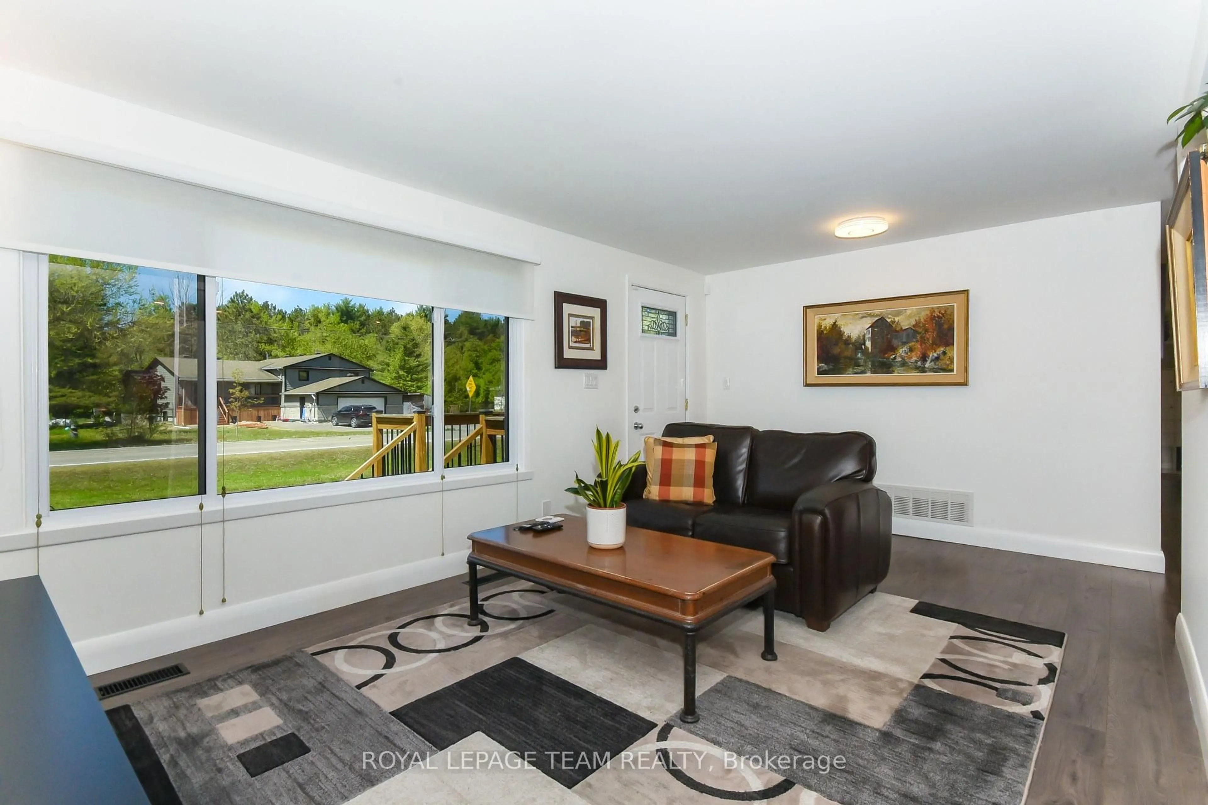 Living room with furniture, unknown for 3599 Nixon Dr, Osgoode Ontario K0A 2W0