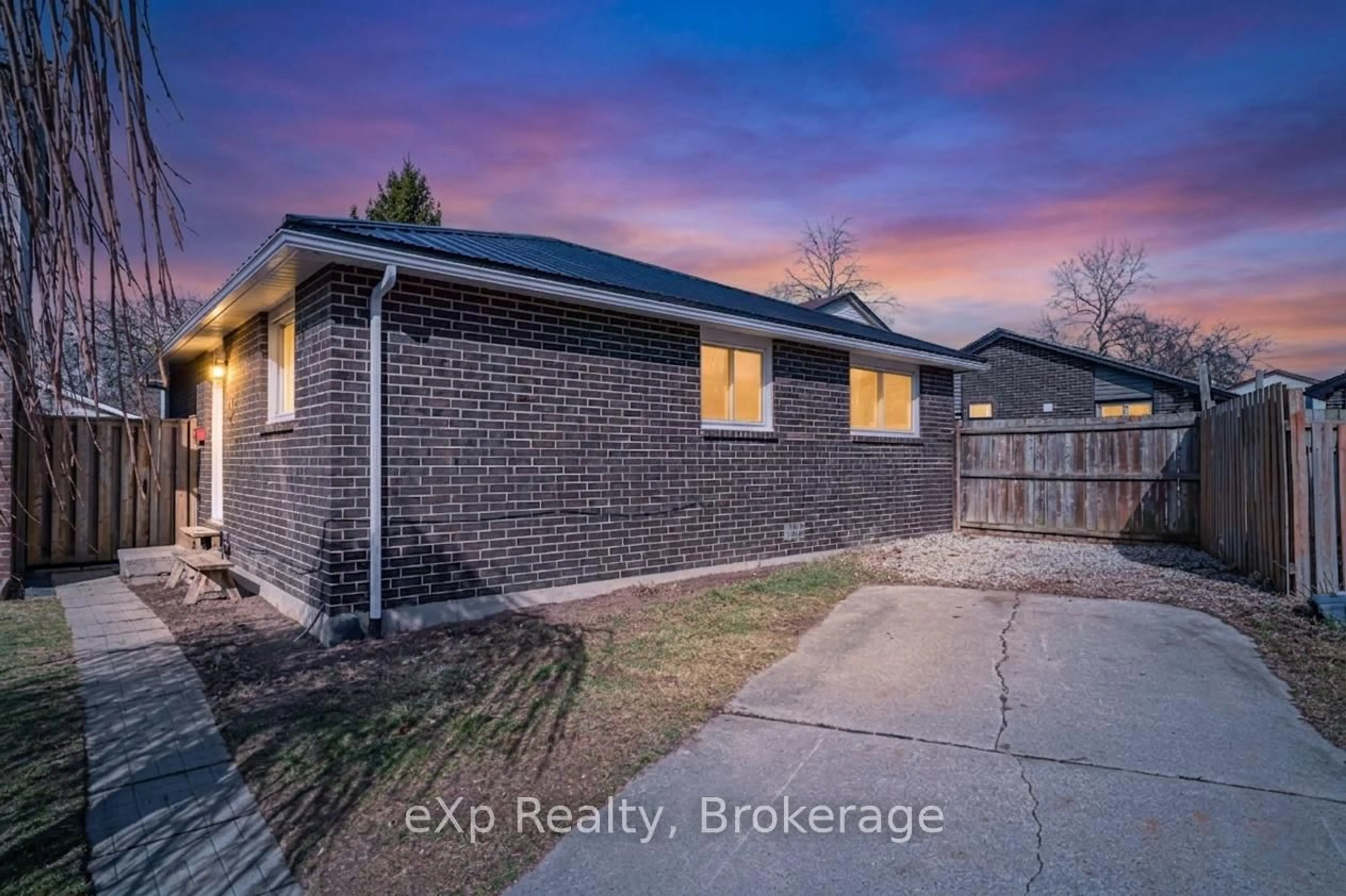 Home with brick exterior material, building for 9190 Blencarn Crt, Windsor Ontario N8S 4L3