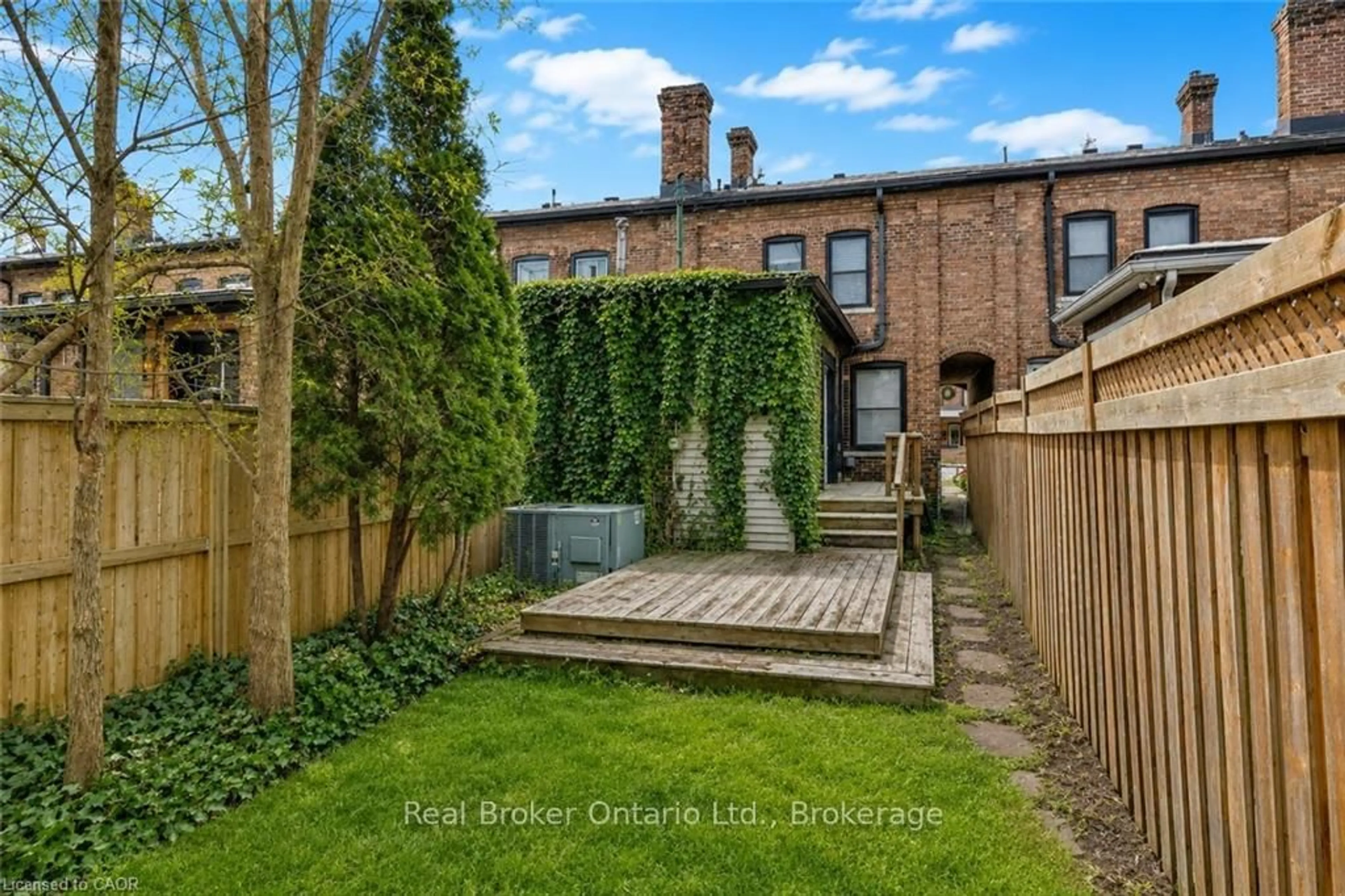 Patio, street for 808 Monmouth Rd, Essex Ontario N8Y 3L4