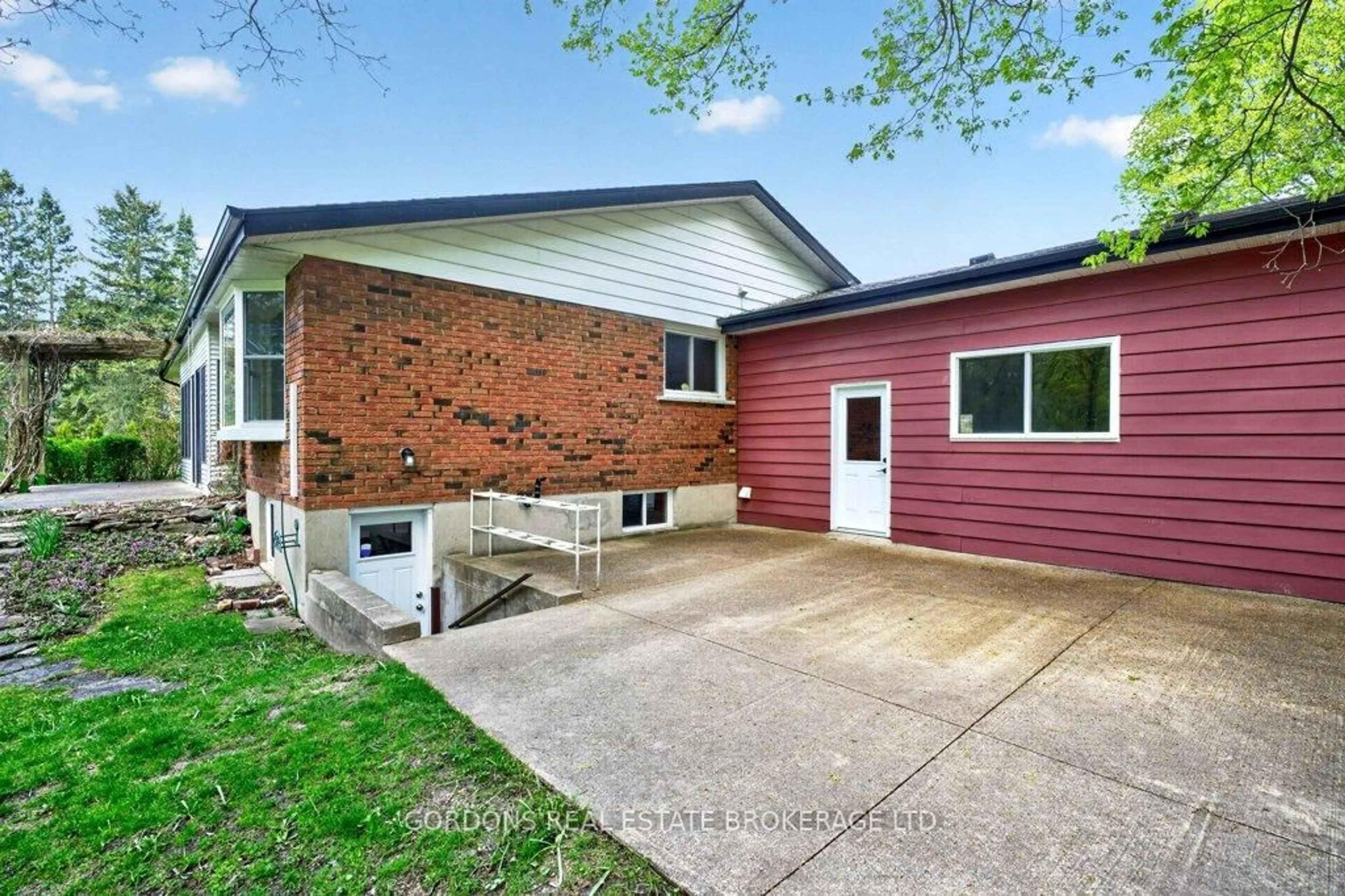 Home with brick exterior material, street for 1380 Sunnyside Rd, Kingston Ontario K7L 4V4