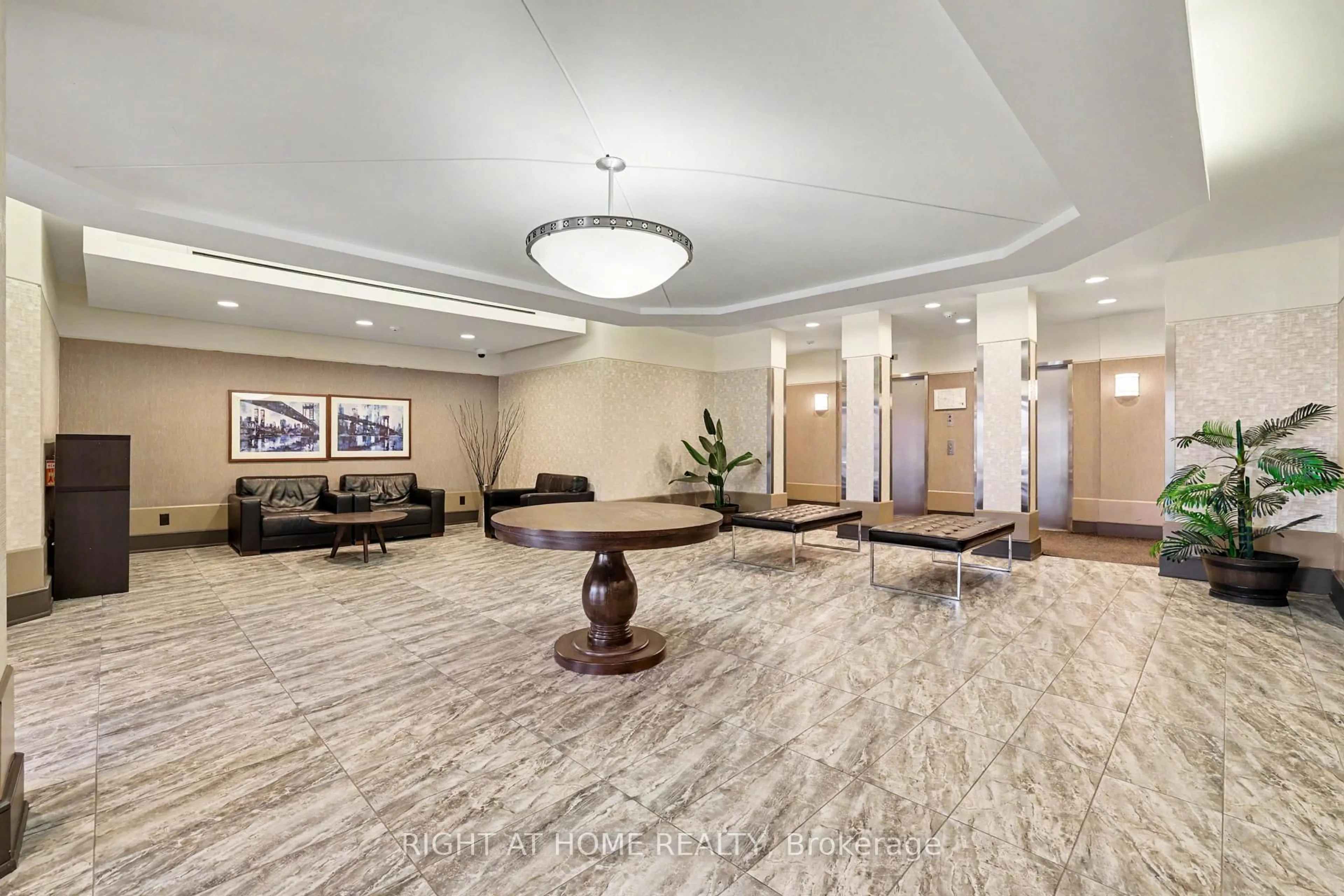 Lobby for 310 CENTRAL PARK Dr #8J, Ottawa Ontario K2C 4G4