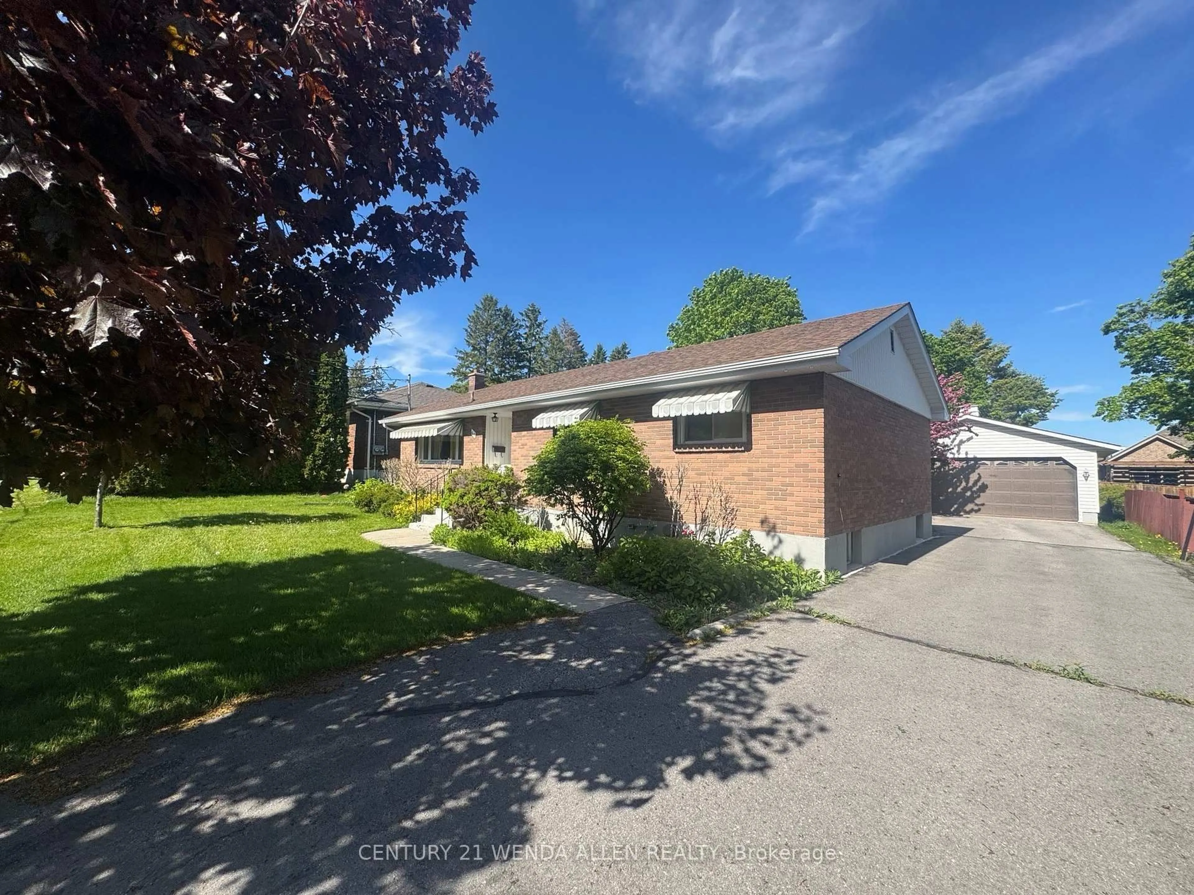 A pic from outside/outdoor area/front of a property/back of a property/a pic from drone, street for 63 Gilbert St, Belleville Ontario K8P 3G9