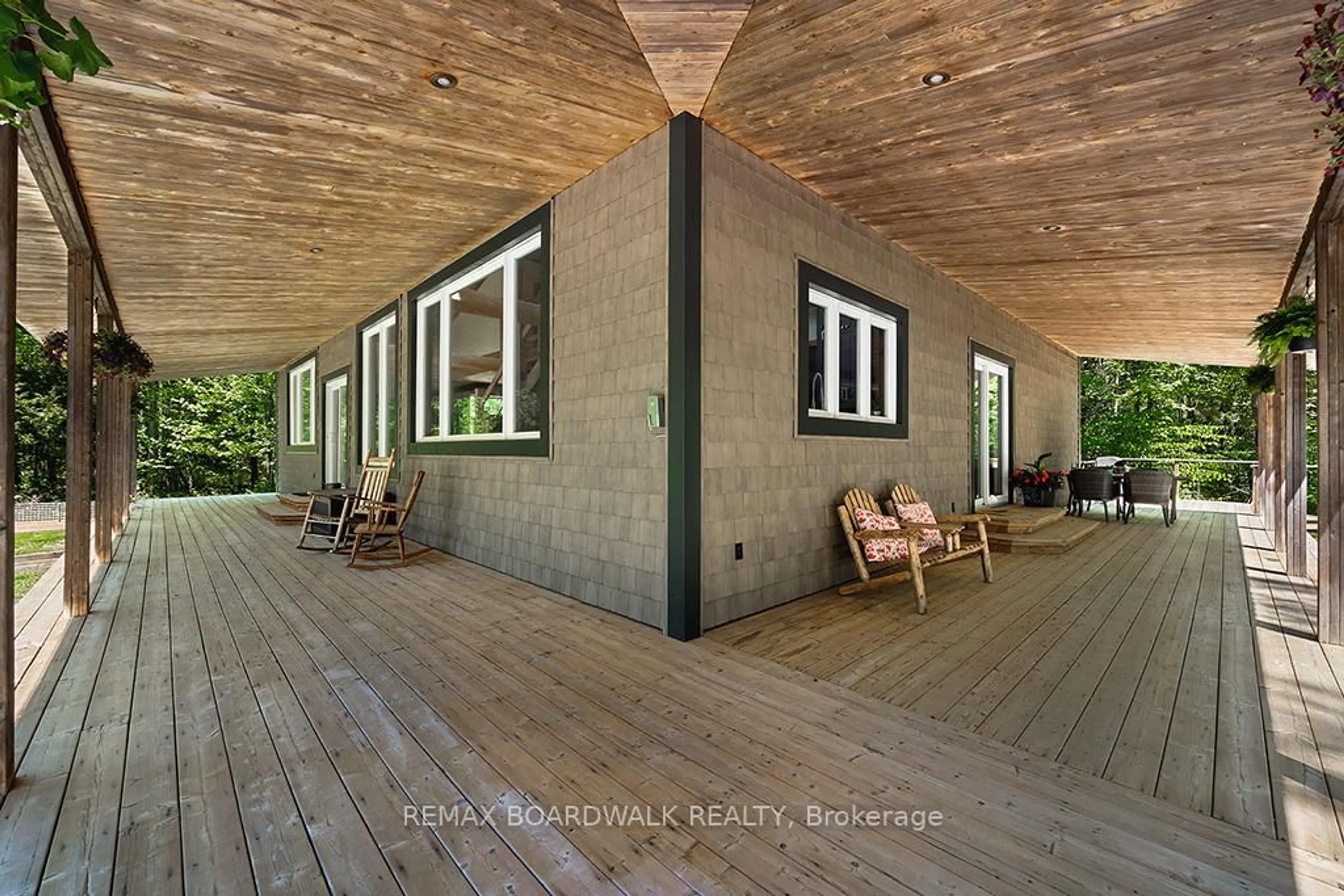 Patio, building for 1439 Lacroix Rd, Clarence-Rockland Ontario K0A 2A0