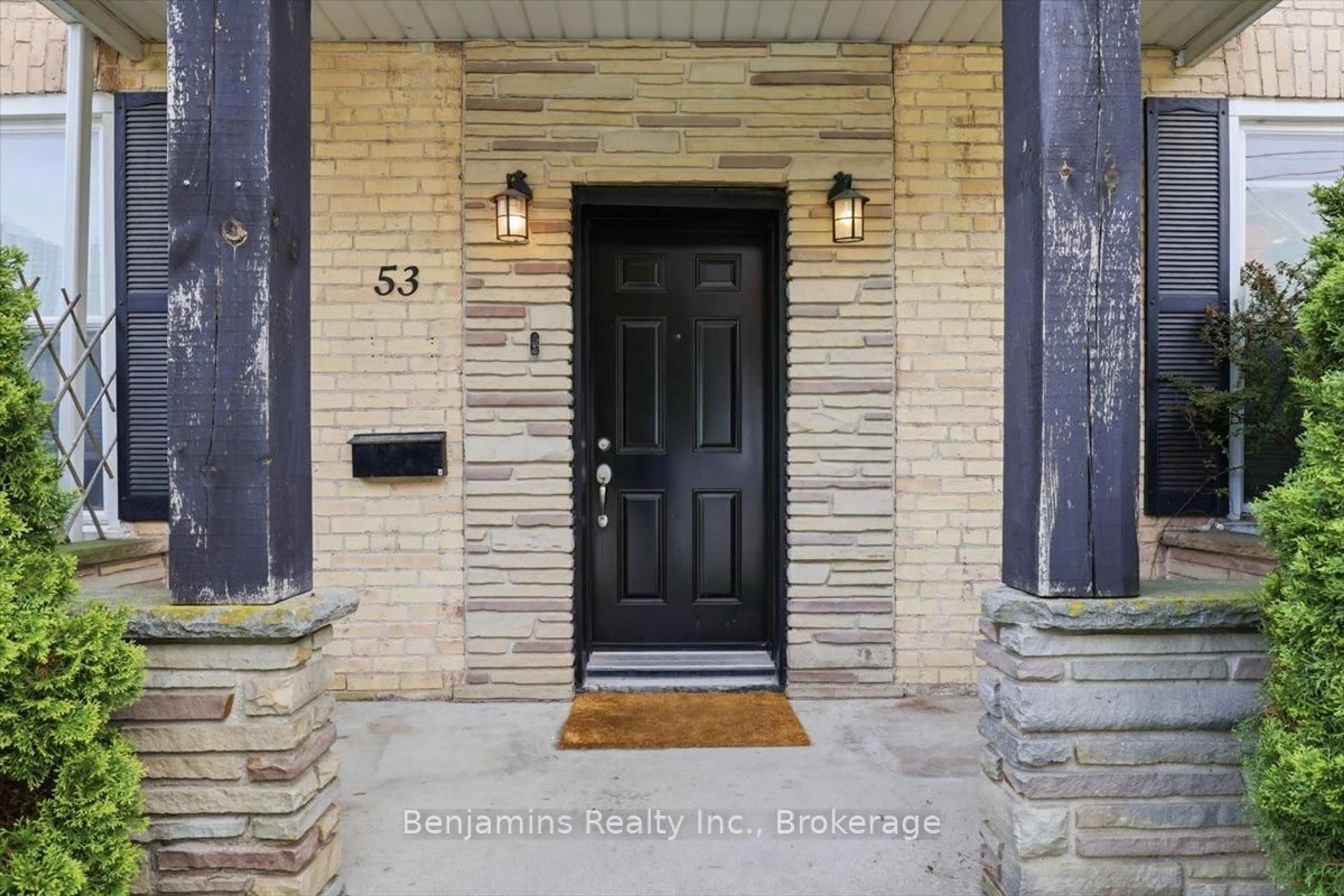 Indoor entryway for 53 Eby St, Kitchener Ontario N2G 3K9