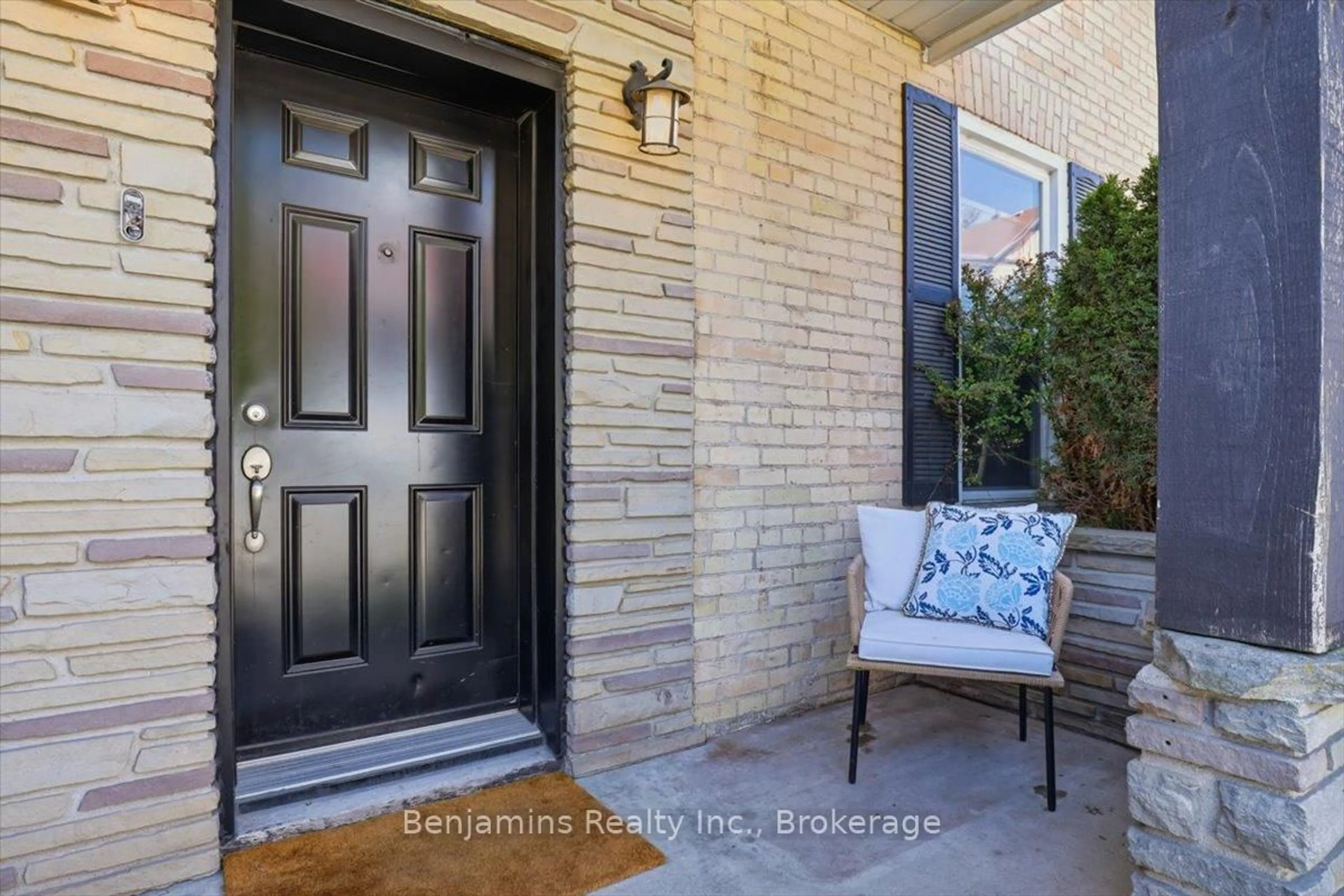 Indoor entryway for 53 Eby St, Kitchener Ontario N2G 3K9