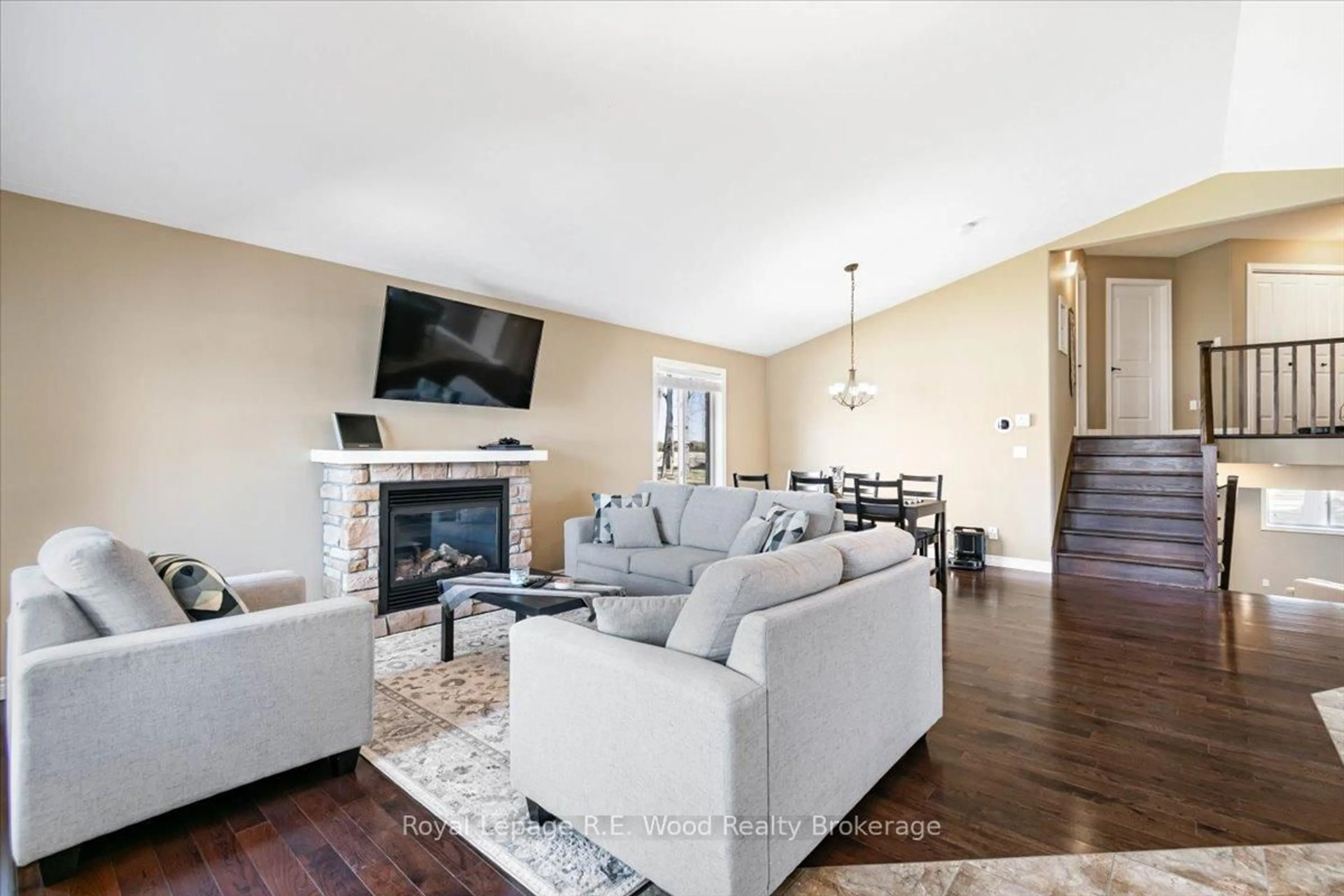 Living room with furniture, unknown for 56 Wintergreen Cres, Norfolk Ontario N4B 2W5