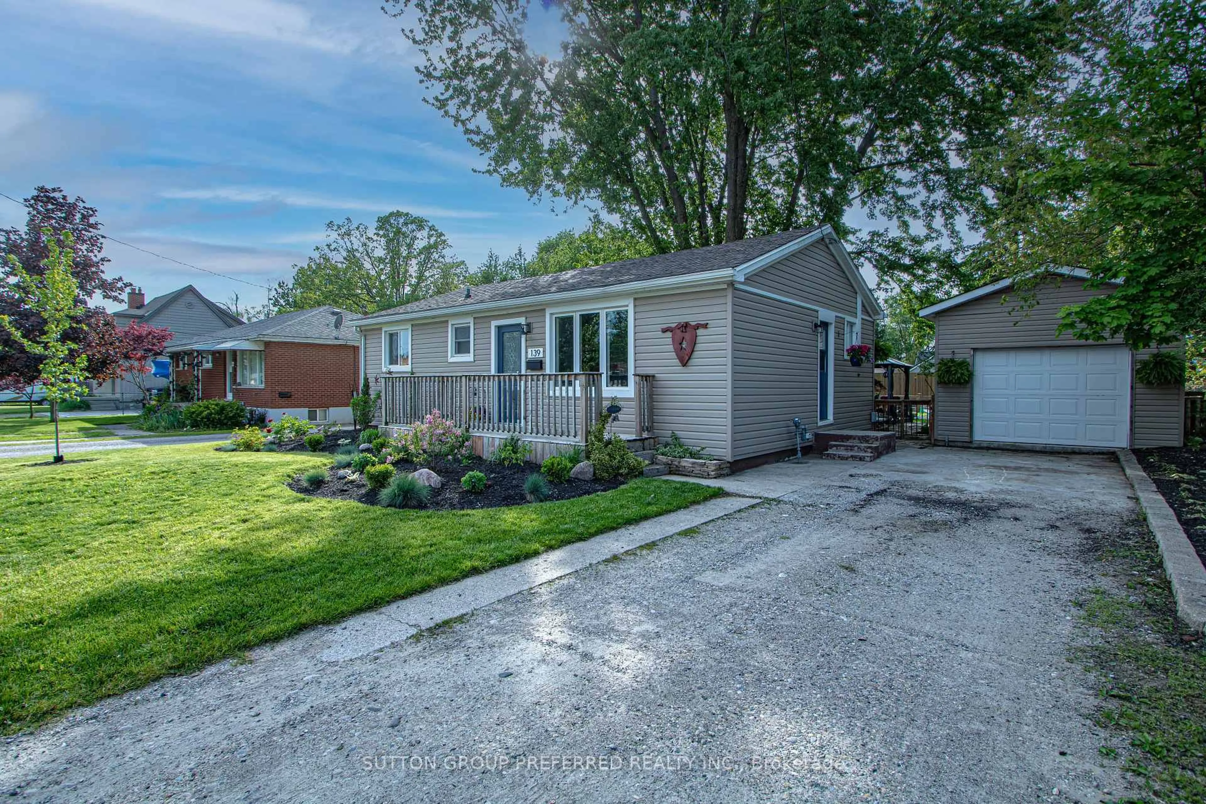 Unknown for 139 Keefer St, Strathroy-Caradoc Ontario N7G 1E1