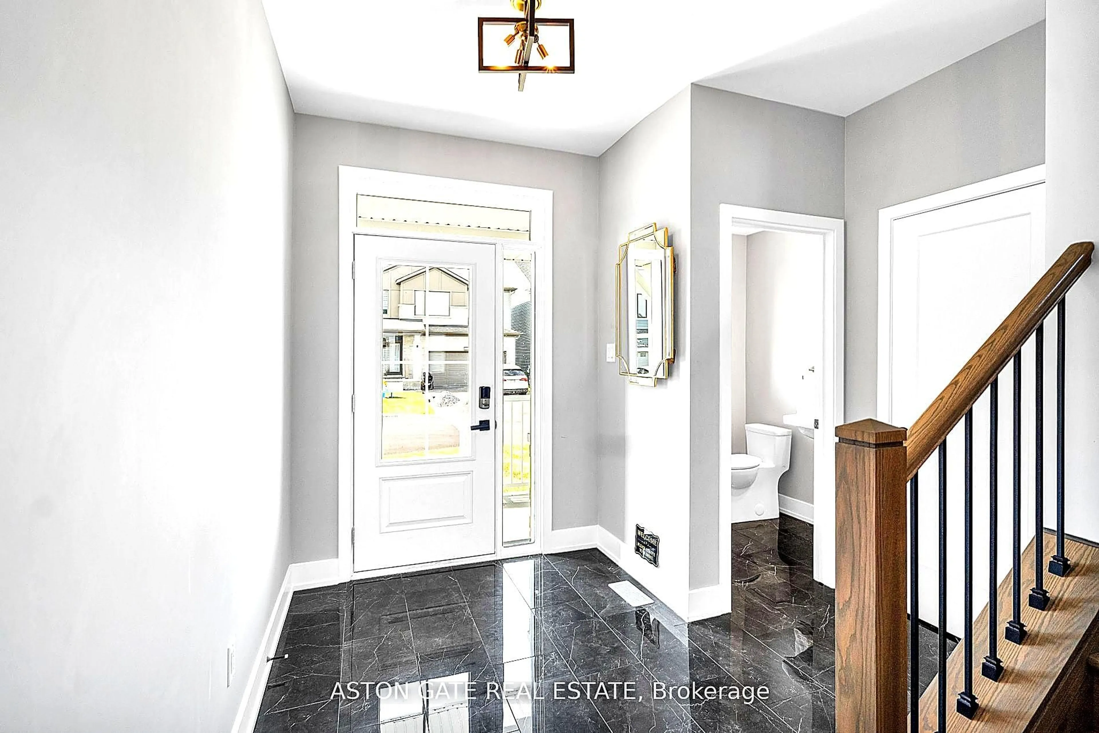 Indoor entryway for 856 Moonrise Terr, Ottawa Ontario K2J 6T1