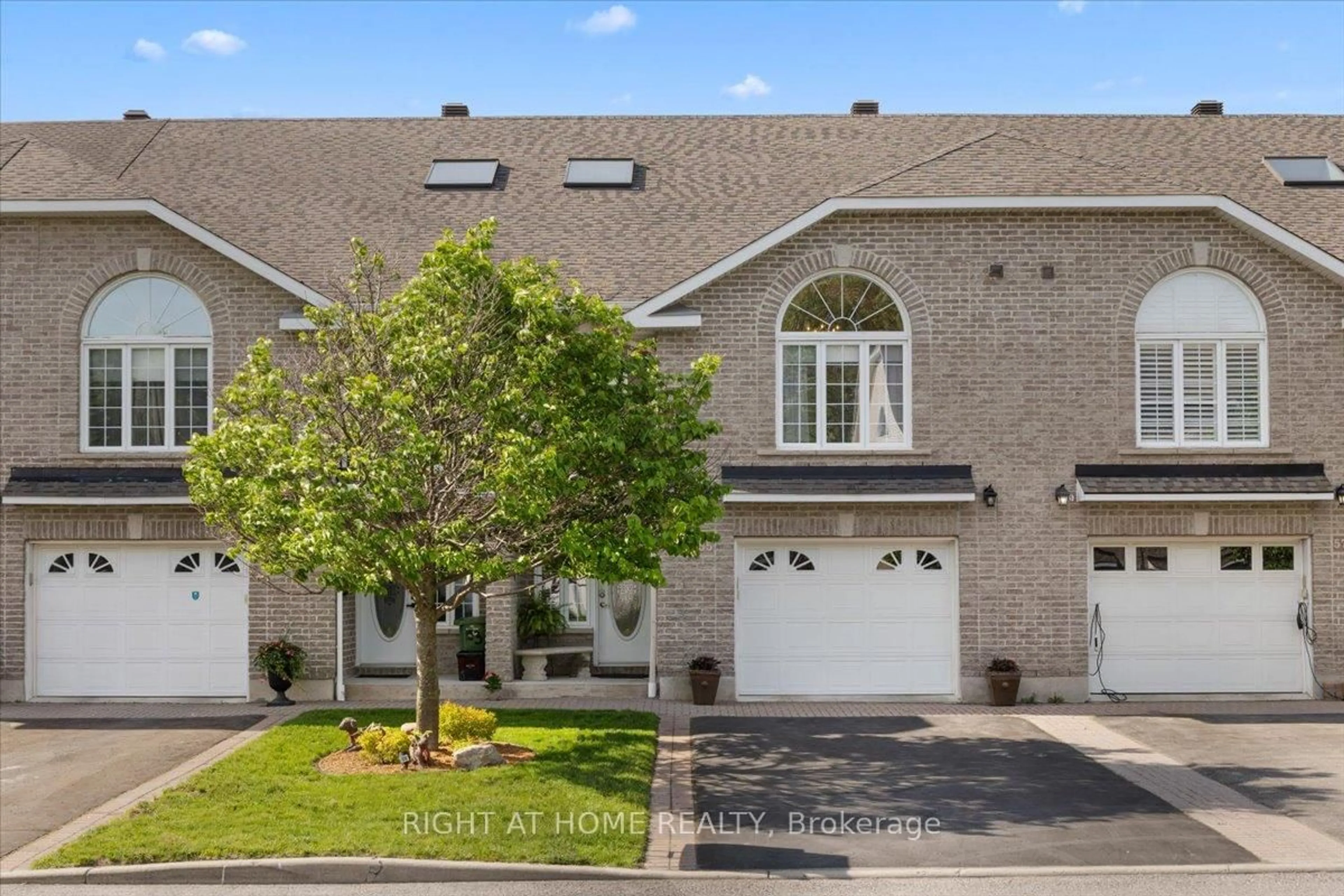 Home with vinyl exterior material, street for 55 Callaway Crt, Orleans Ontario K1C 7S4