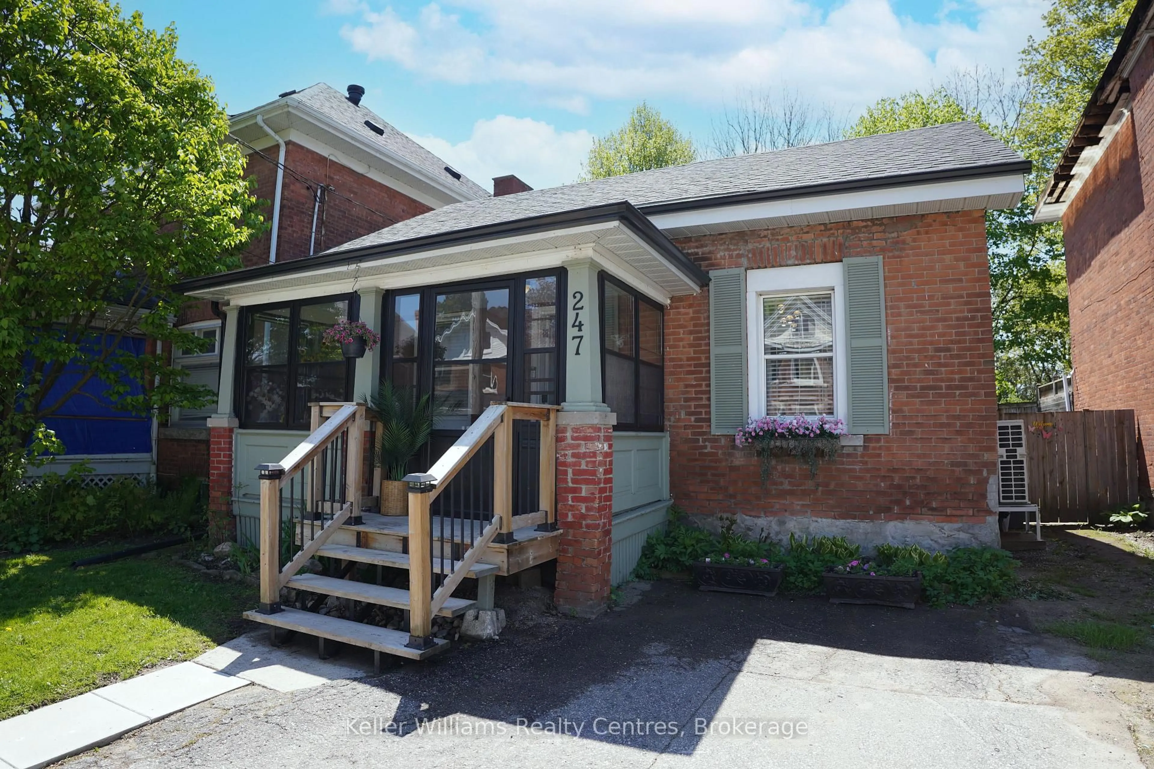 Home with brick exterior material, street for 247 6th St, Owen Sound Ontario N4K 1E8