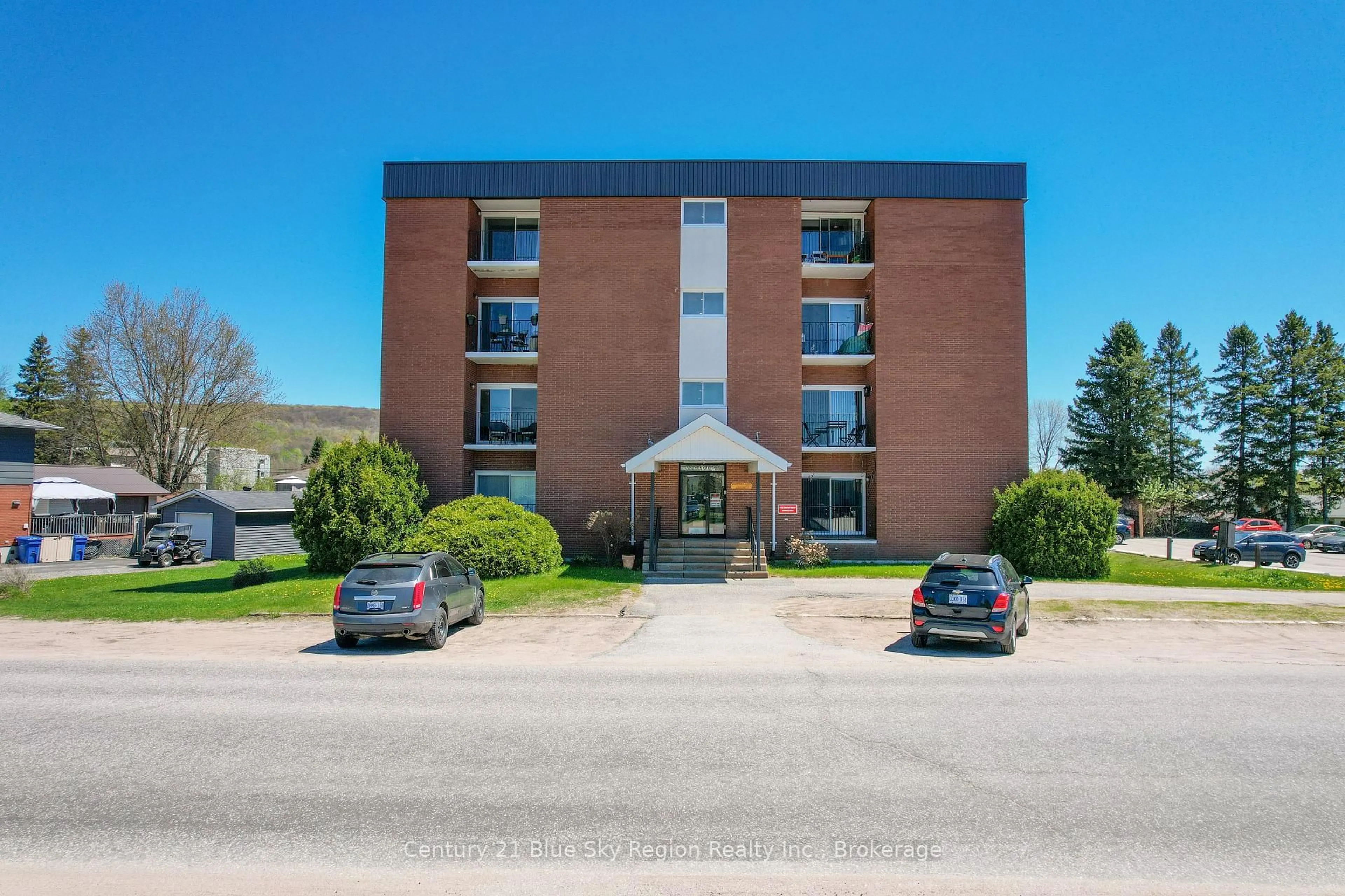 Unknown for 122 Giroux St #305, North Bay Ontario P1B 7Y7