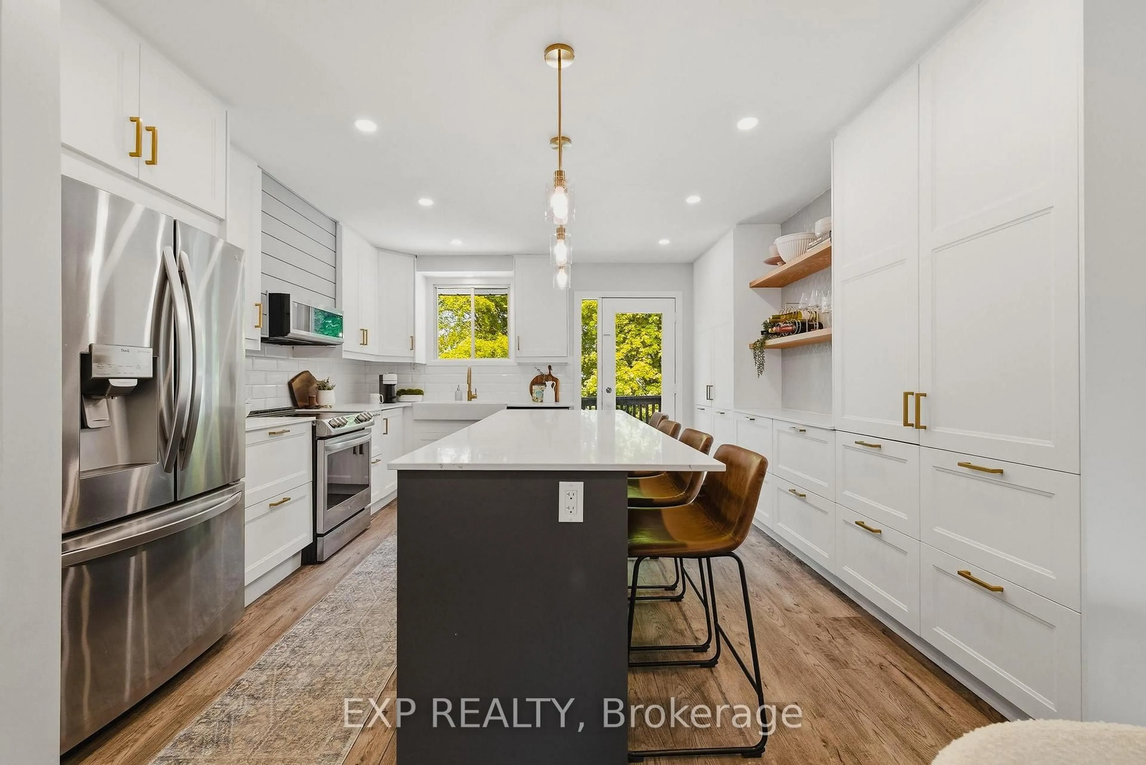 Open concept kitchen, ceramic/tile floor for 62 Bechtel Dr, Kitchener Ontario N2P 1S8
