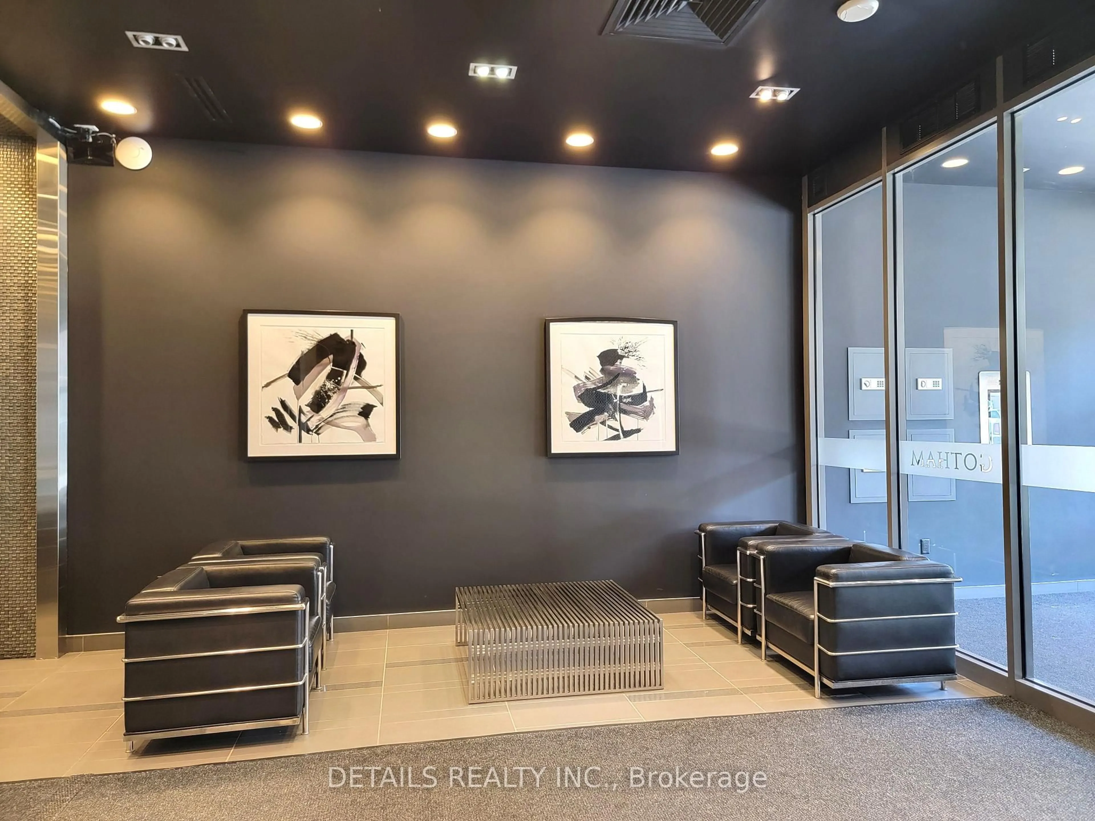 Lobby for 224 Lyon St #812, Ottawa Ontario K1R 5V9