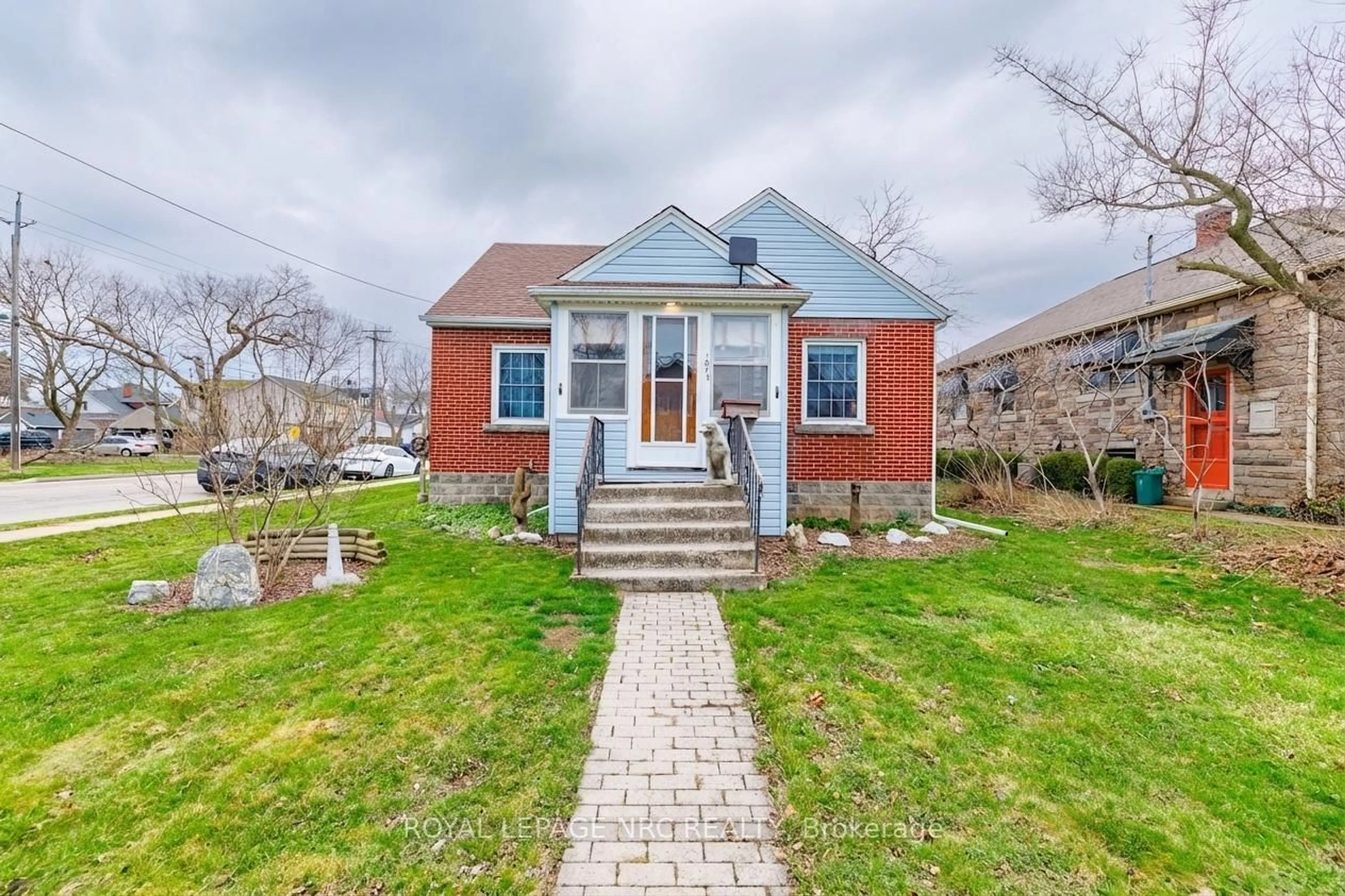 Home with brick exterior material, street for 197 CHARLOTTE St, Port Colborne Ontario L3K 3E3