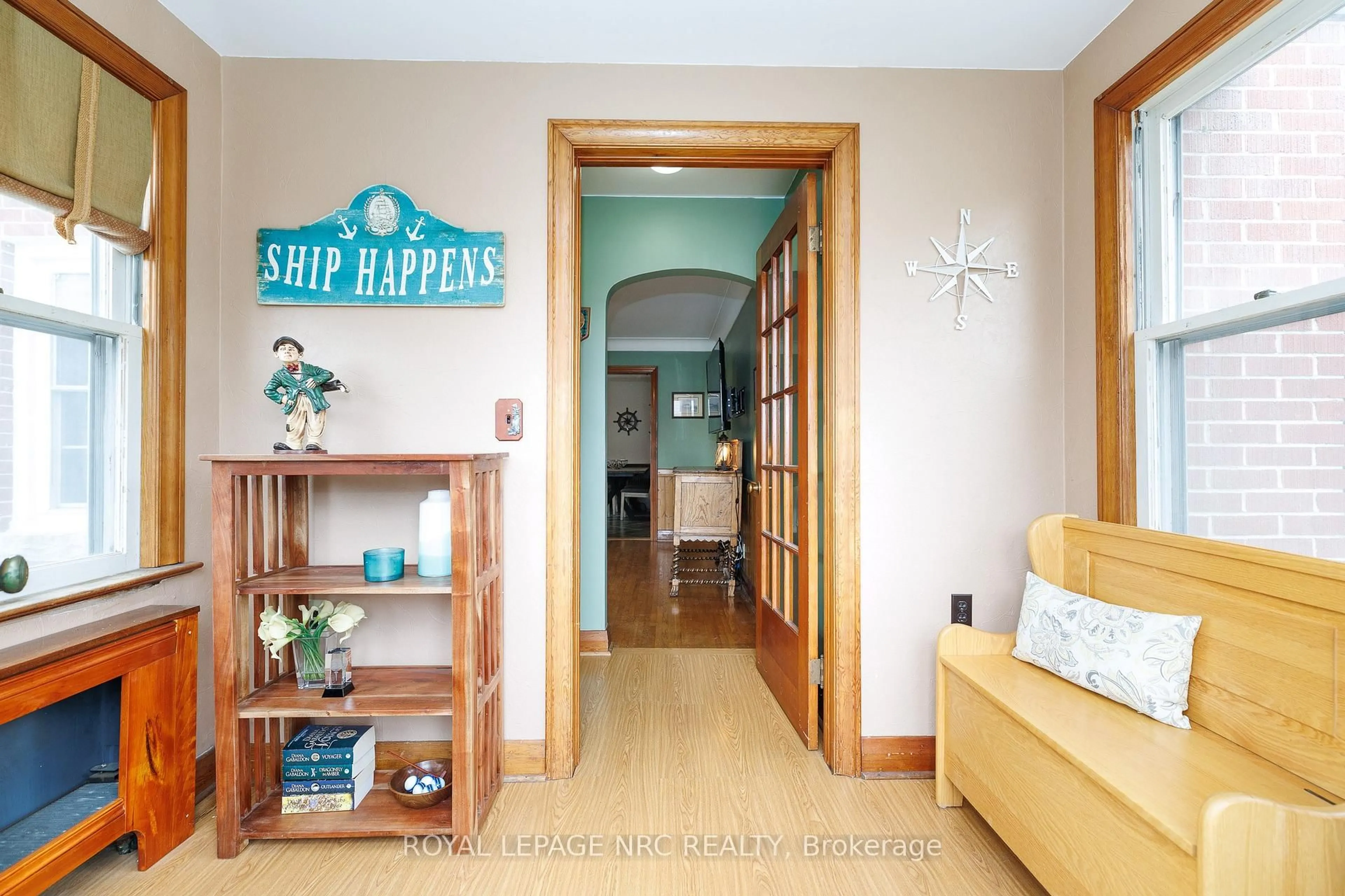 Indoor entryway for 197 CHARLOTTE St, Port Colborne Ontario L3K 3E3