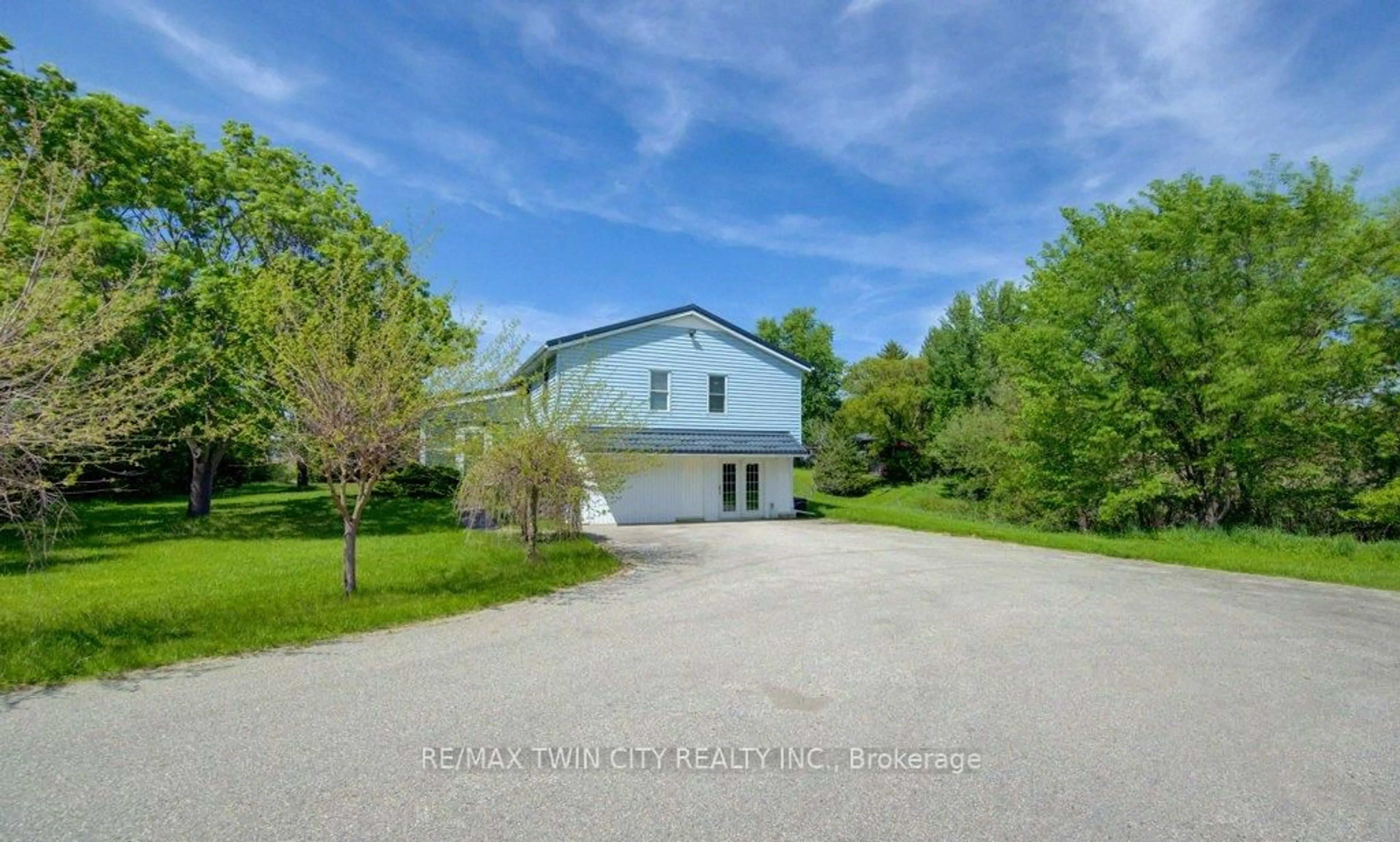 A pic from outside/outdoor area/front of a property/back of a property/a pic from drone, unknown for 3429 Nafziger Rd, Wellesley Ontario N0B 2T0