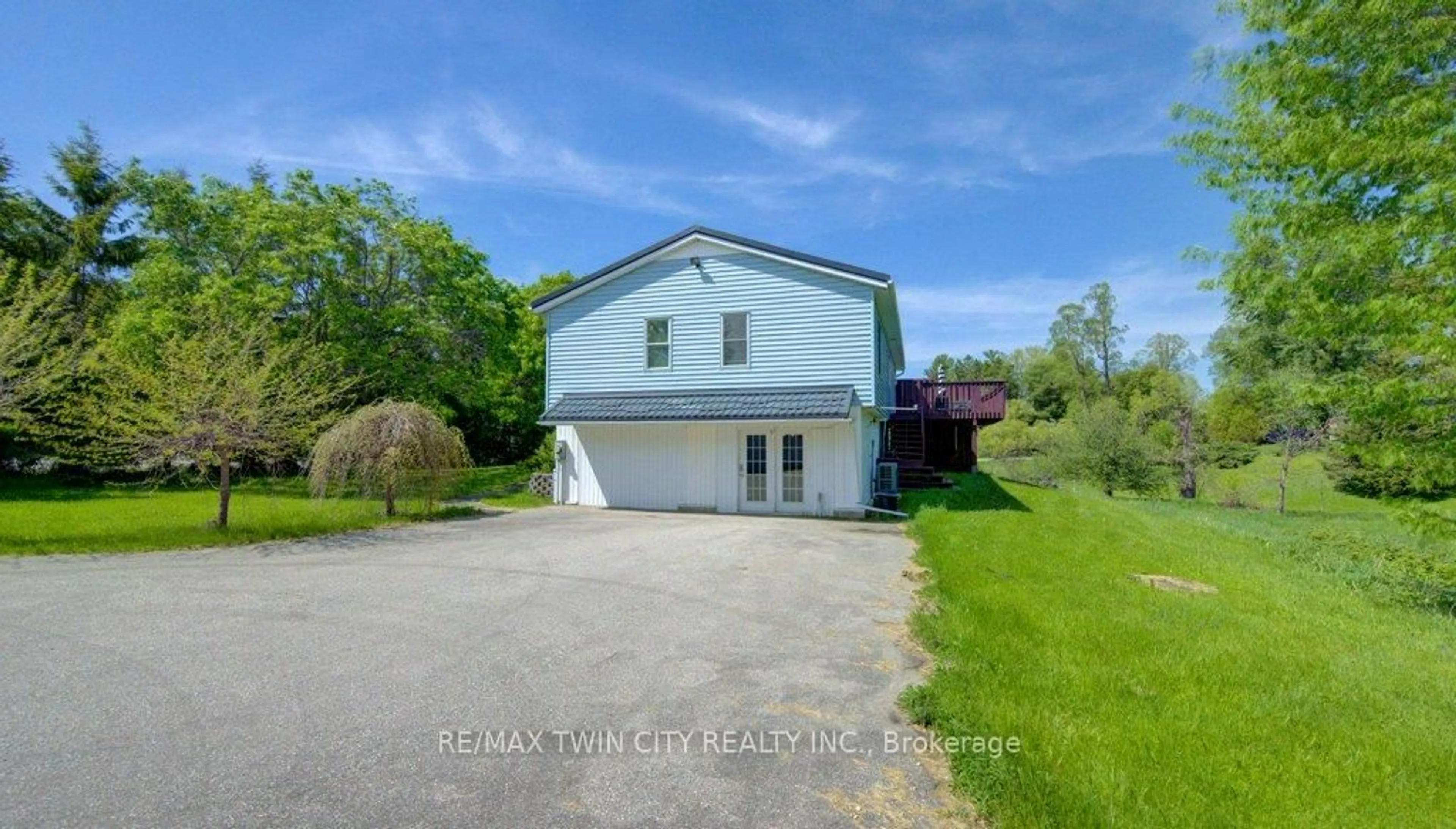 A pic from outside/outdoor area/front of a property/back of a property/a pic from drone, unknown for 3429 Nafziger Rd, Wellesley Ontario N0B 2T0