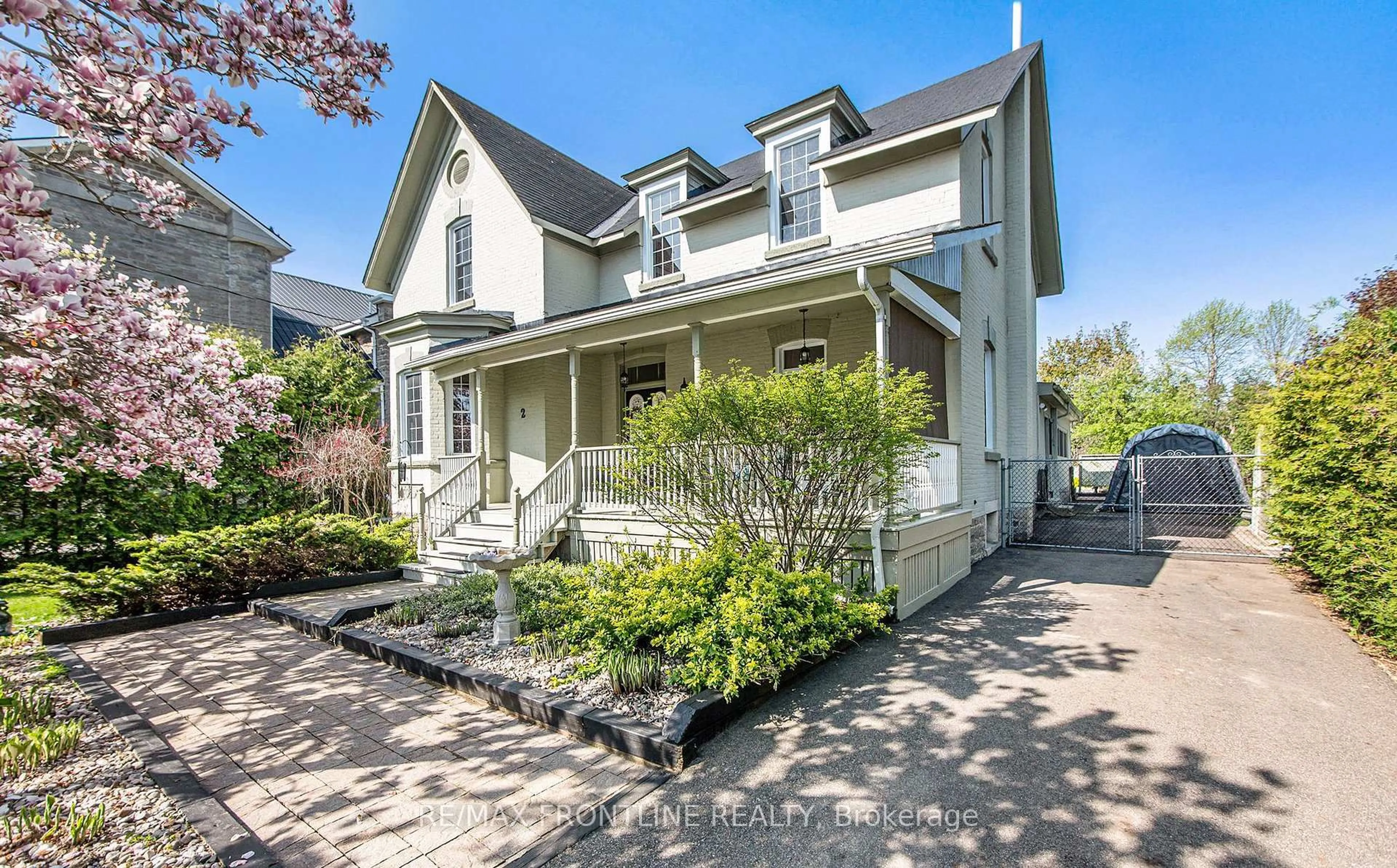 Home with vinyl exterior material, street for 2 GEORGE St, Smiths Falls Ontario K7A 1X9