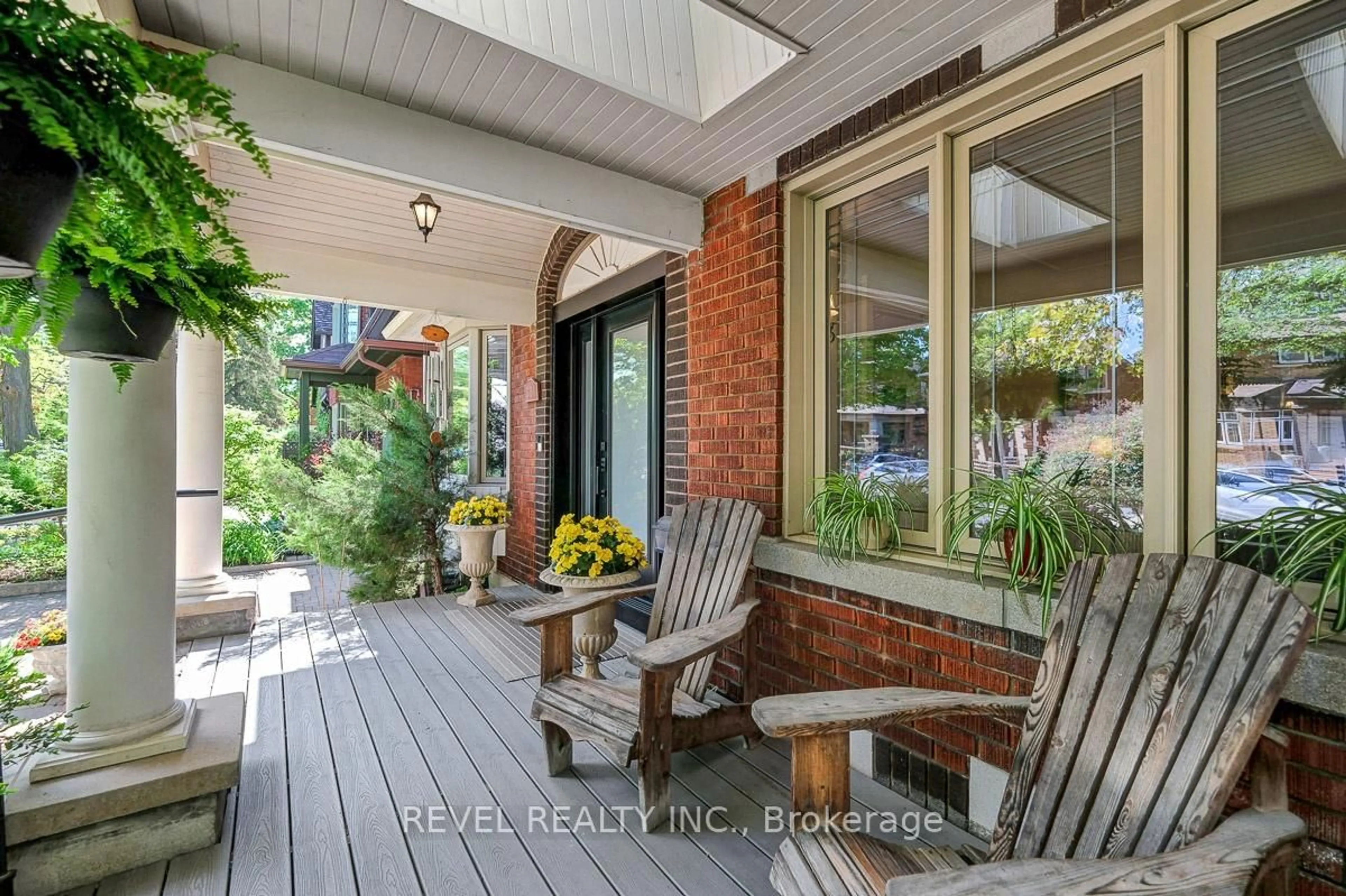 Patio, street for 381 Third Ave, Ottawa Ontario K1S 2K4