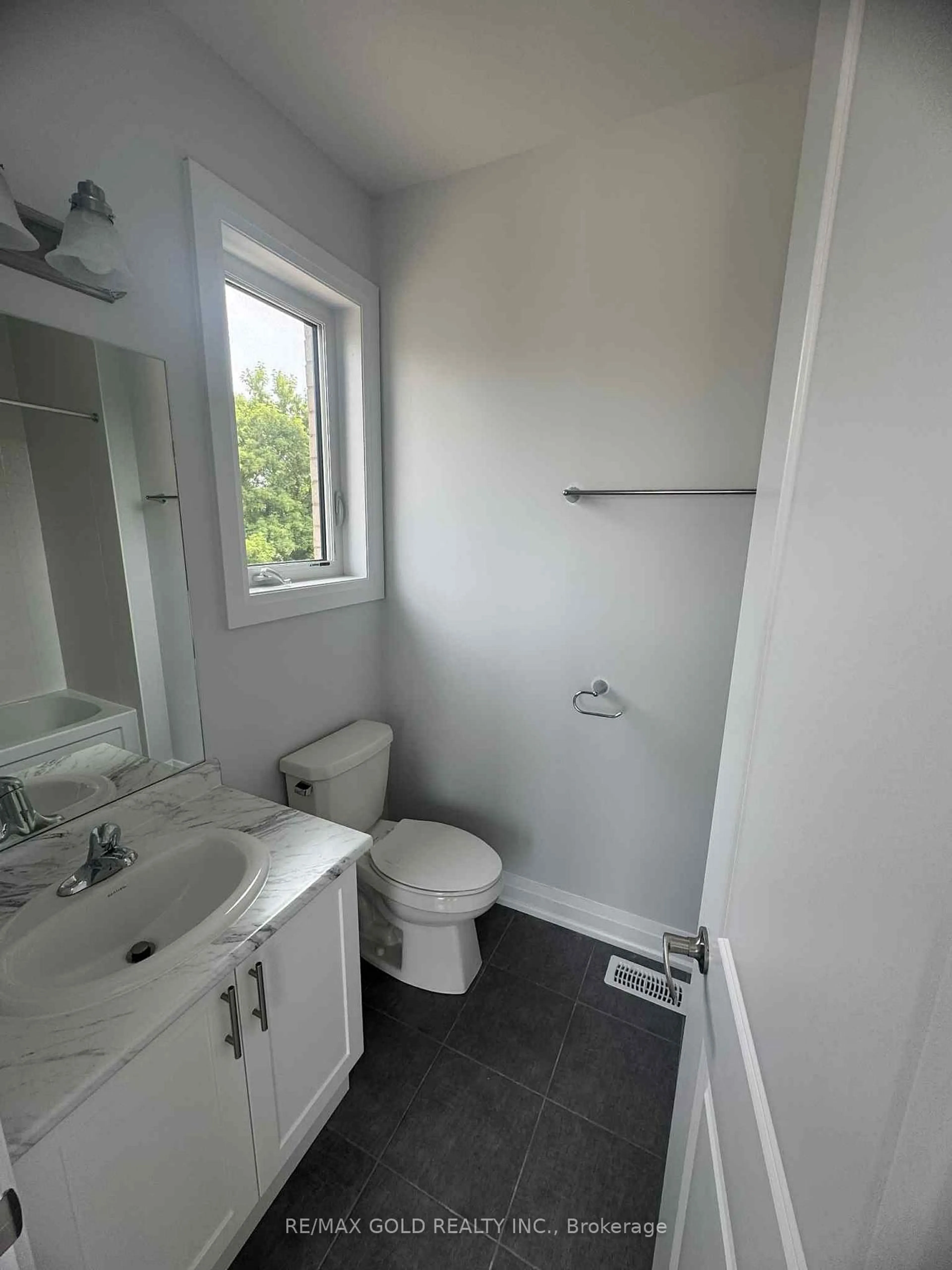 Standard bathroom, unknown for 129 Harwood Ave, Woodstock Ontario N4T 0P8