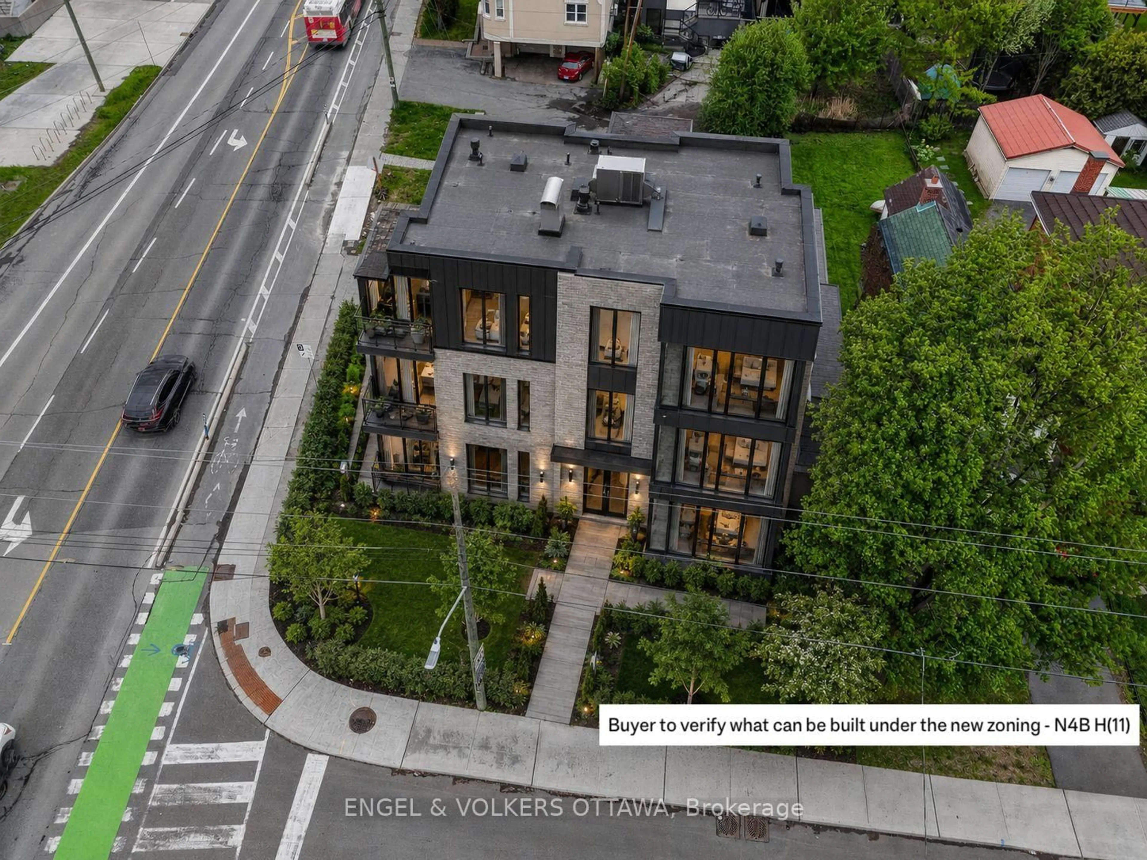 A pic from outside/outdoor area/front of a property/back of a property/a pic from drone, city buildings view from balcony for 1 Caroline Ave, Ottawa Ontario K1Y 0S8