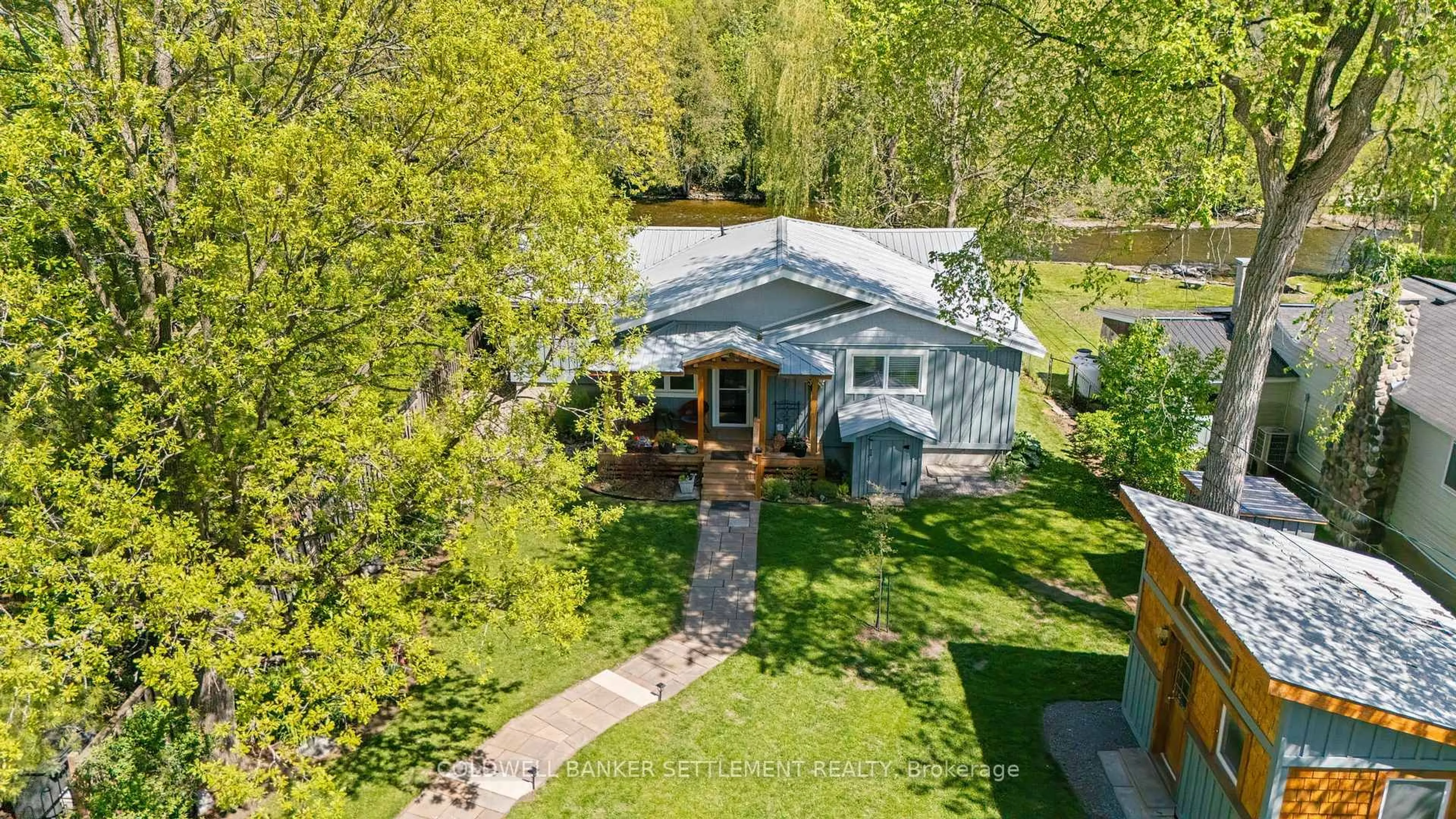 A pic from outside/outdoor area/front of a property/back of a property/a pic from drone, unknown for 137 Booth Dr, Carleton Place Ontario K7C 3P1