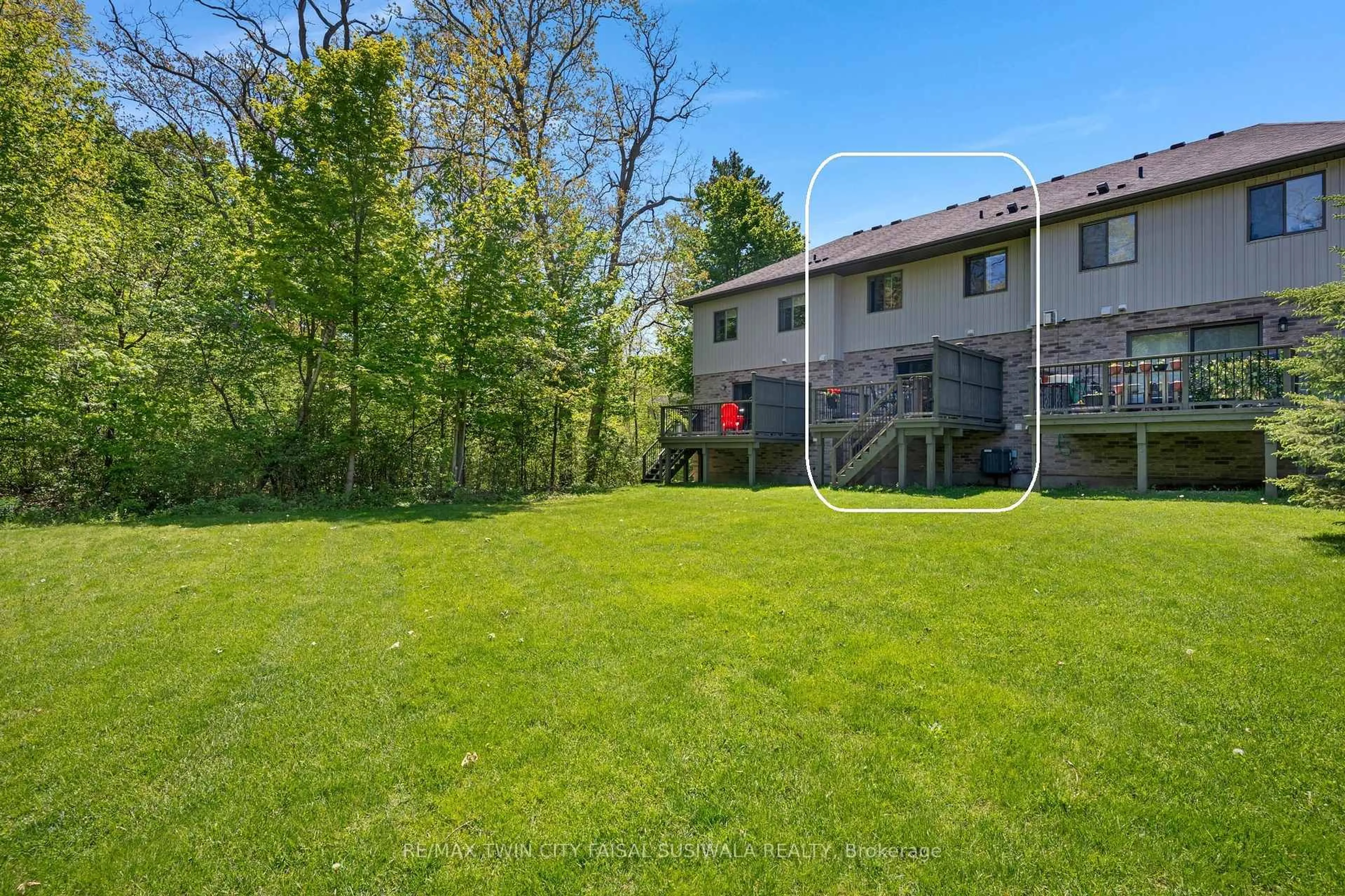 Patio, unknown for 635 Saginaw Pkwy #2, Cambridge Ontario N1T 0C1