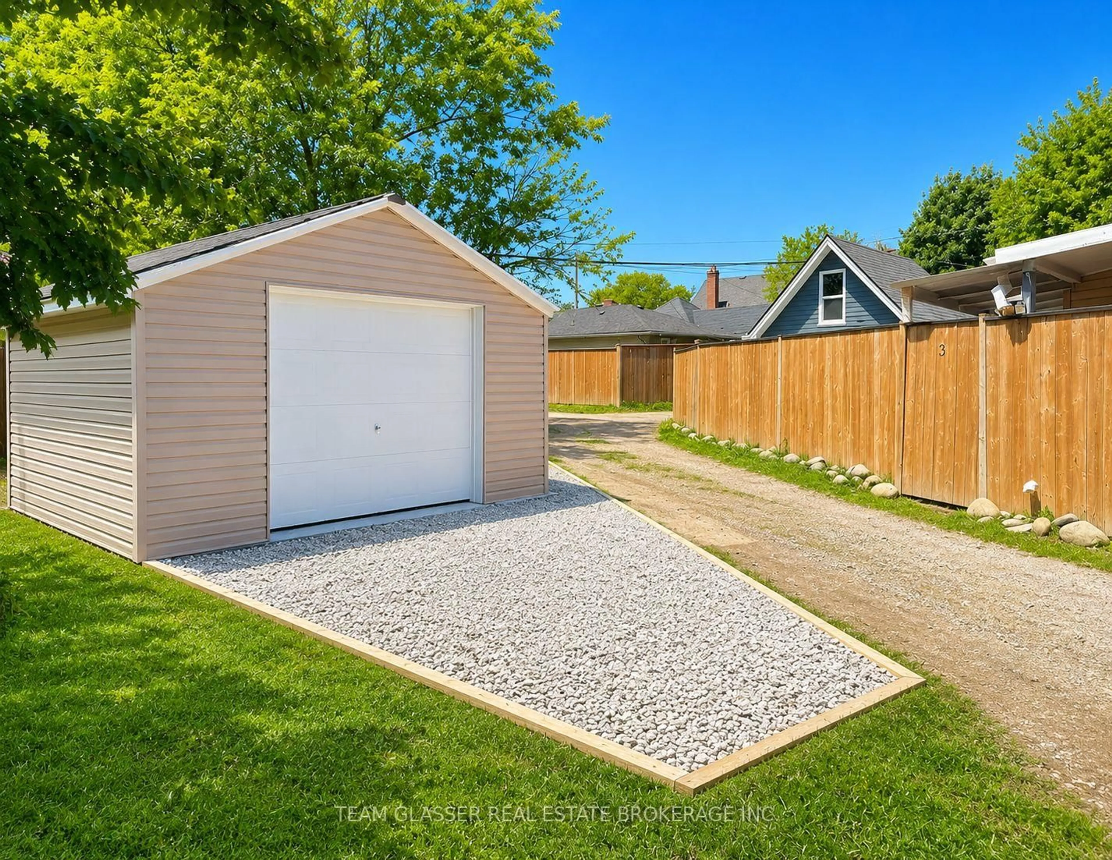 Shed for 139 DELAWARE St, London East Ontario N5Z 2N6
