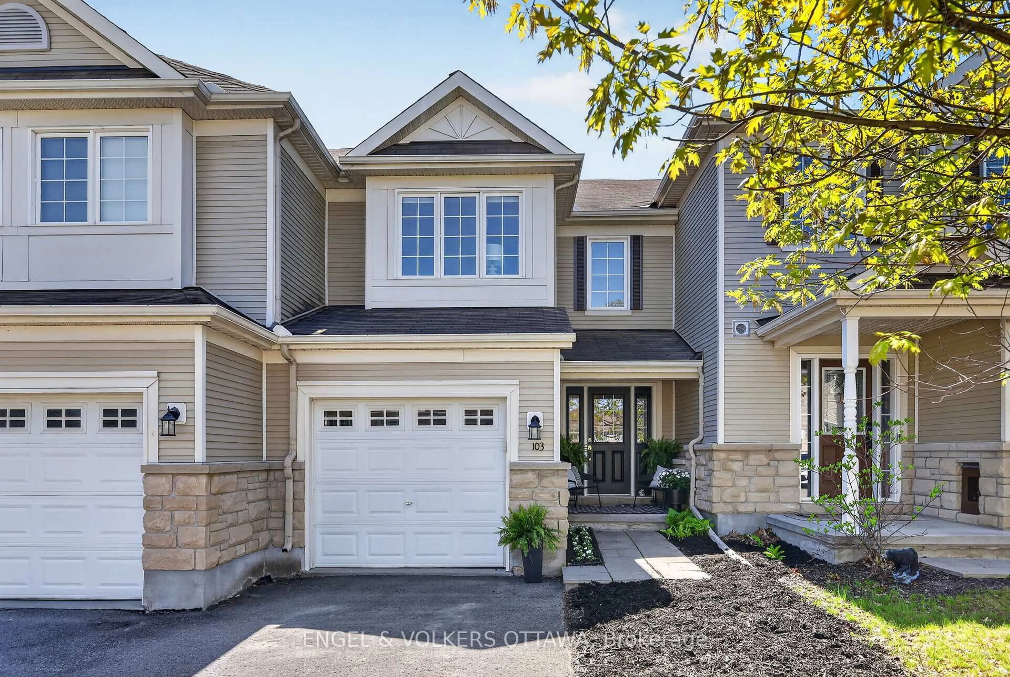 Home with vinyl exterior material, street for 103 Goldwood Private, Ottawa Ontario K2J 0P4