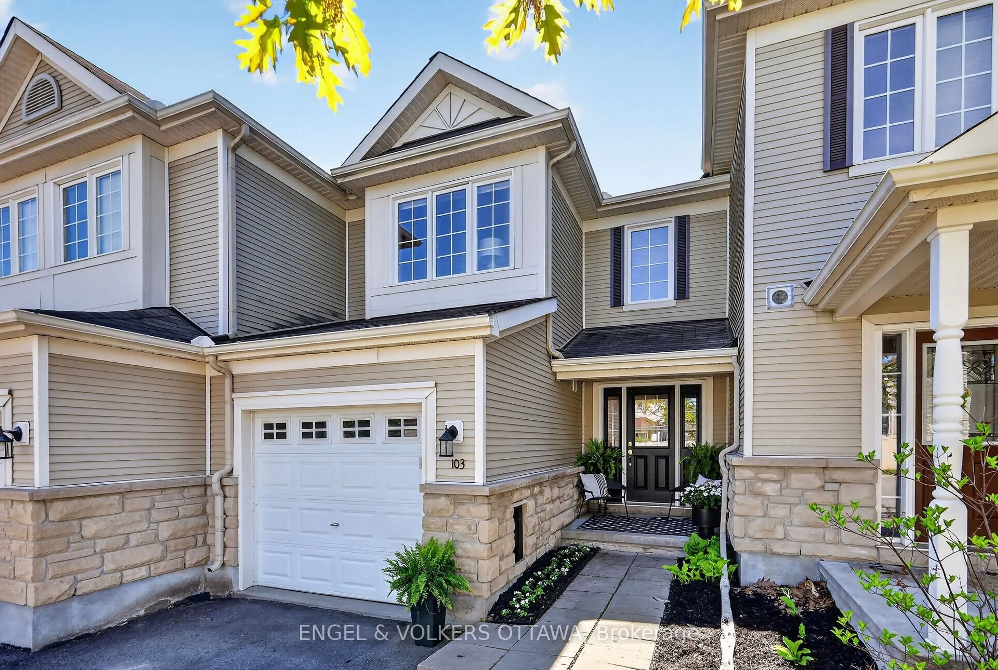 Unknown for 103 Goldwood Private, Ottawa Ontario K2J 0P4
