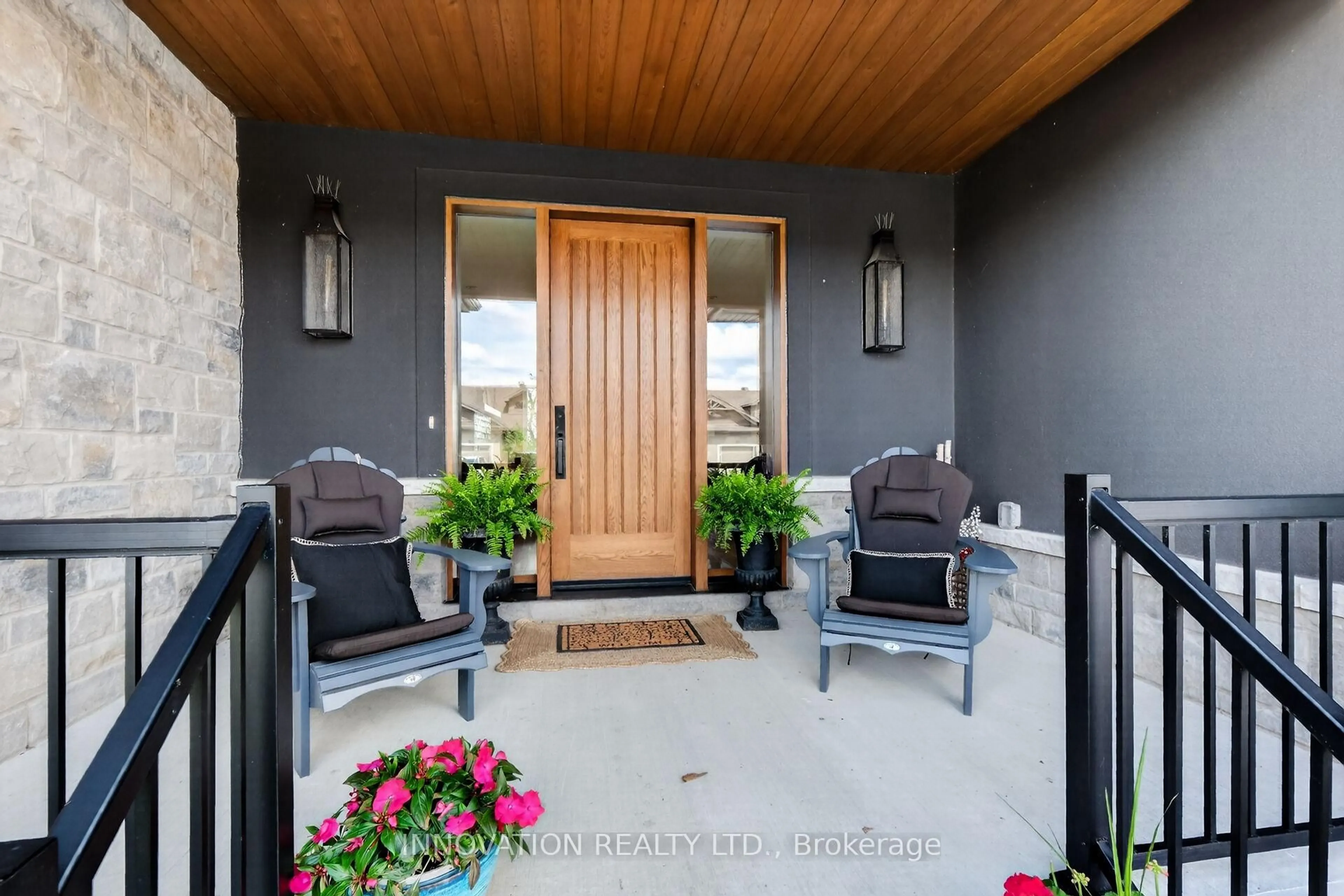 Indoor entryway for 358 Spring St, Almonte Ontario K0A 1A0